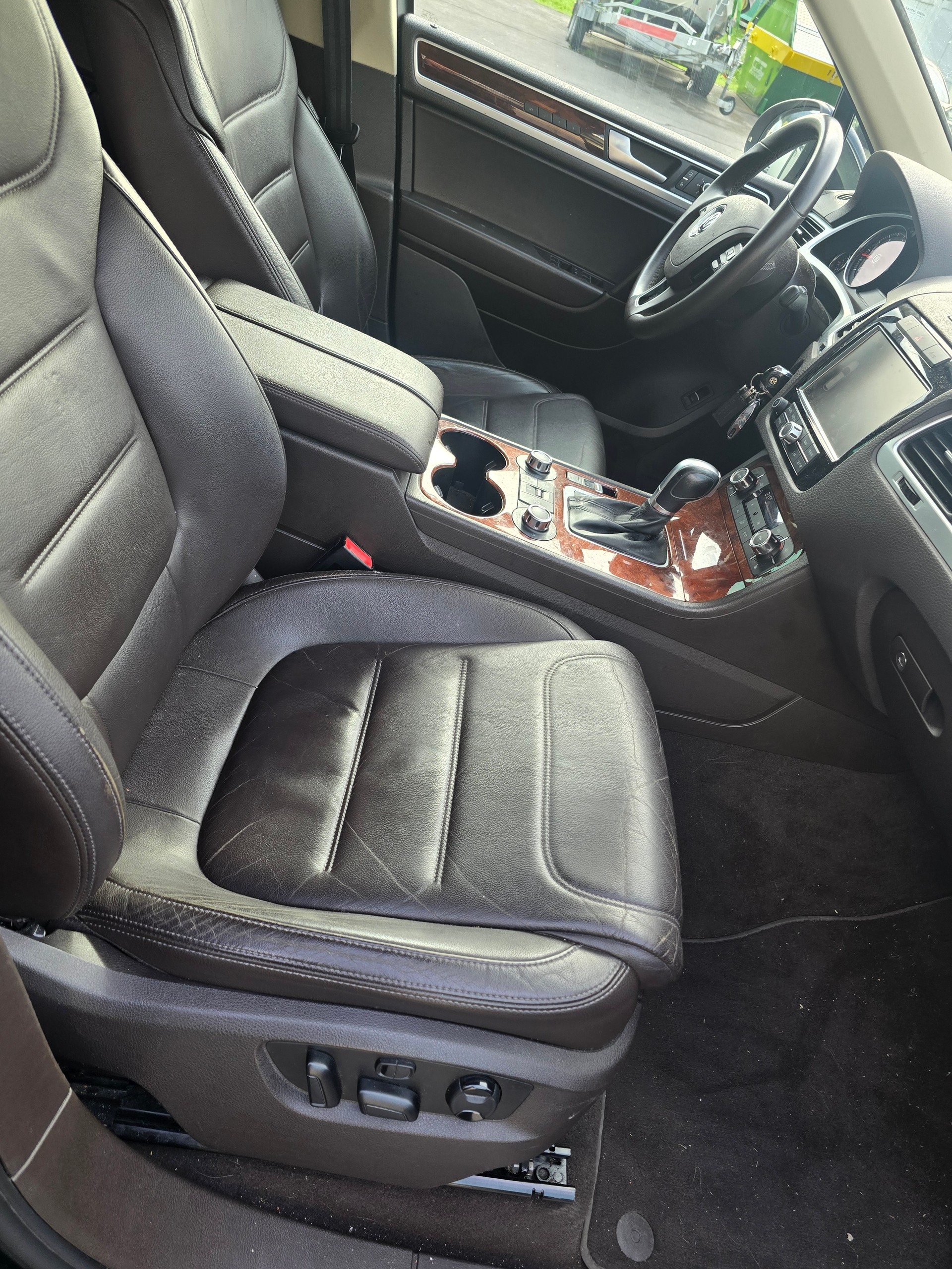 VW Touareg 3.0 TDI BlueMotion Technology Tiptronic-image-9