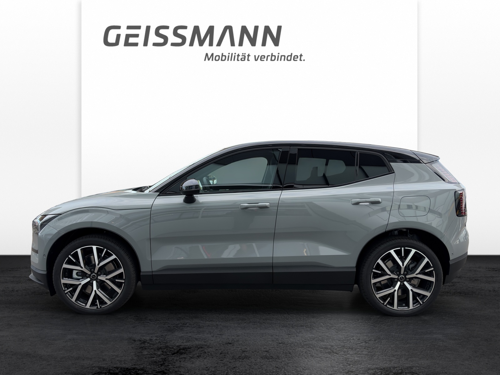 VOLVO EX30 P8 Ultra XCENTRIC Black Edition AWD-showroom-element-2