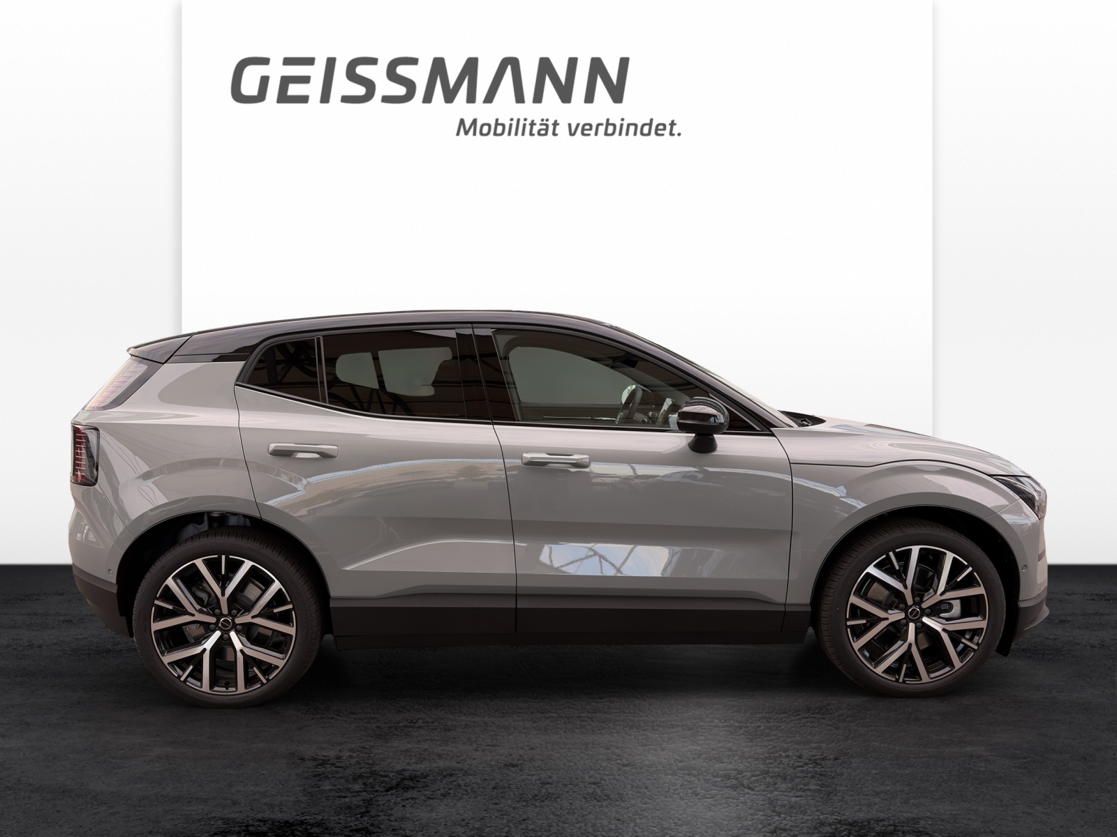 VOLVO EX30 P8 Ultra XCENTRIC Black Edition AWD-showroom-element-3