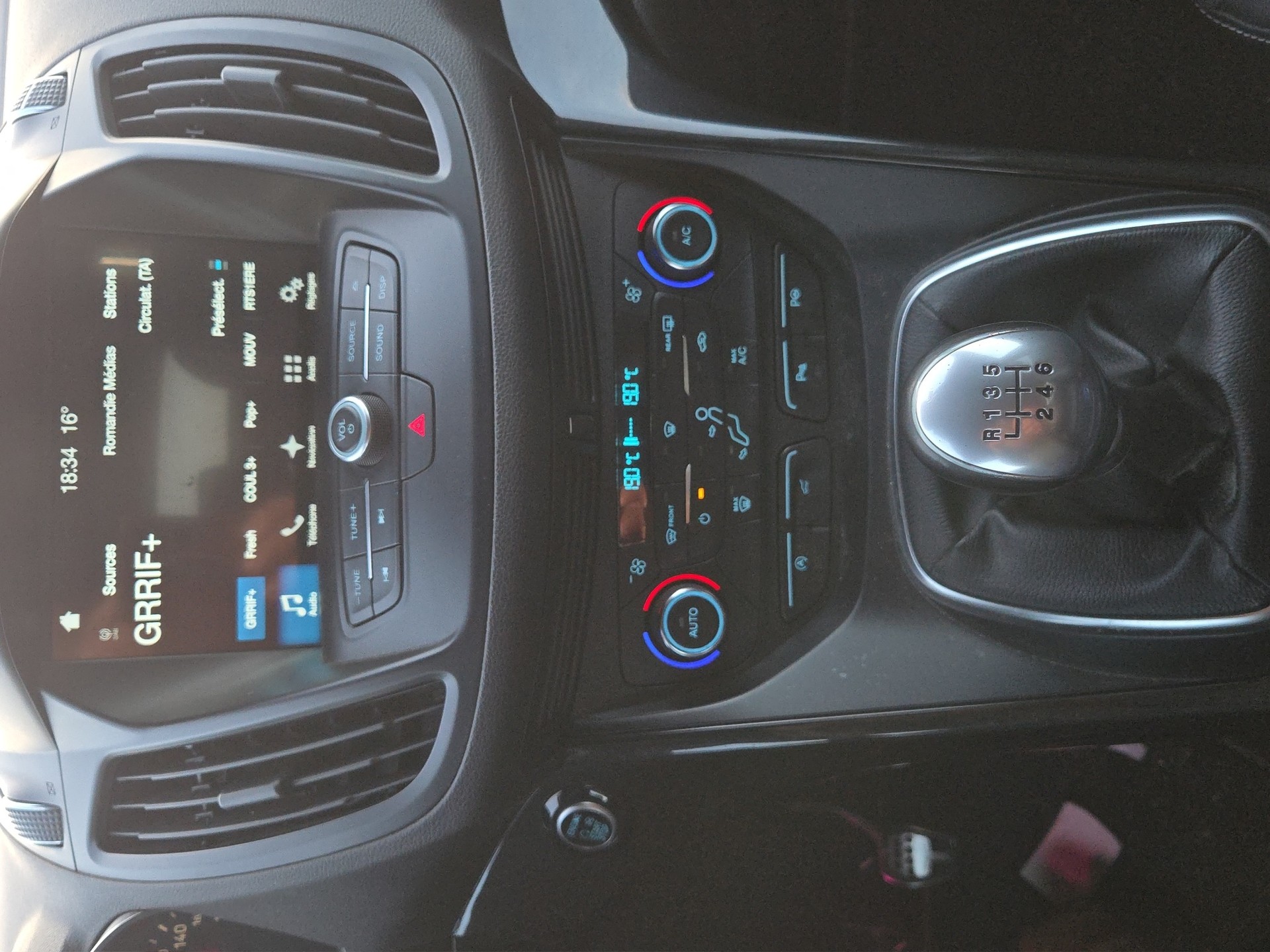 FORD Kuga 1.5 SCTi Trend 2WD-image-9