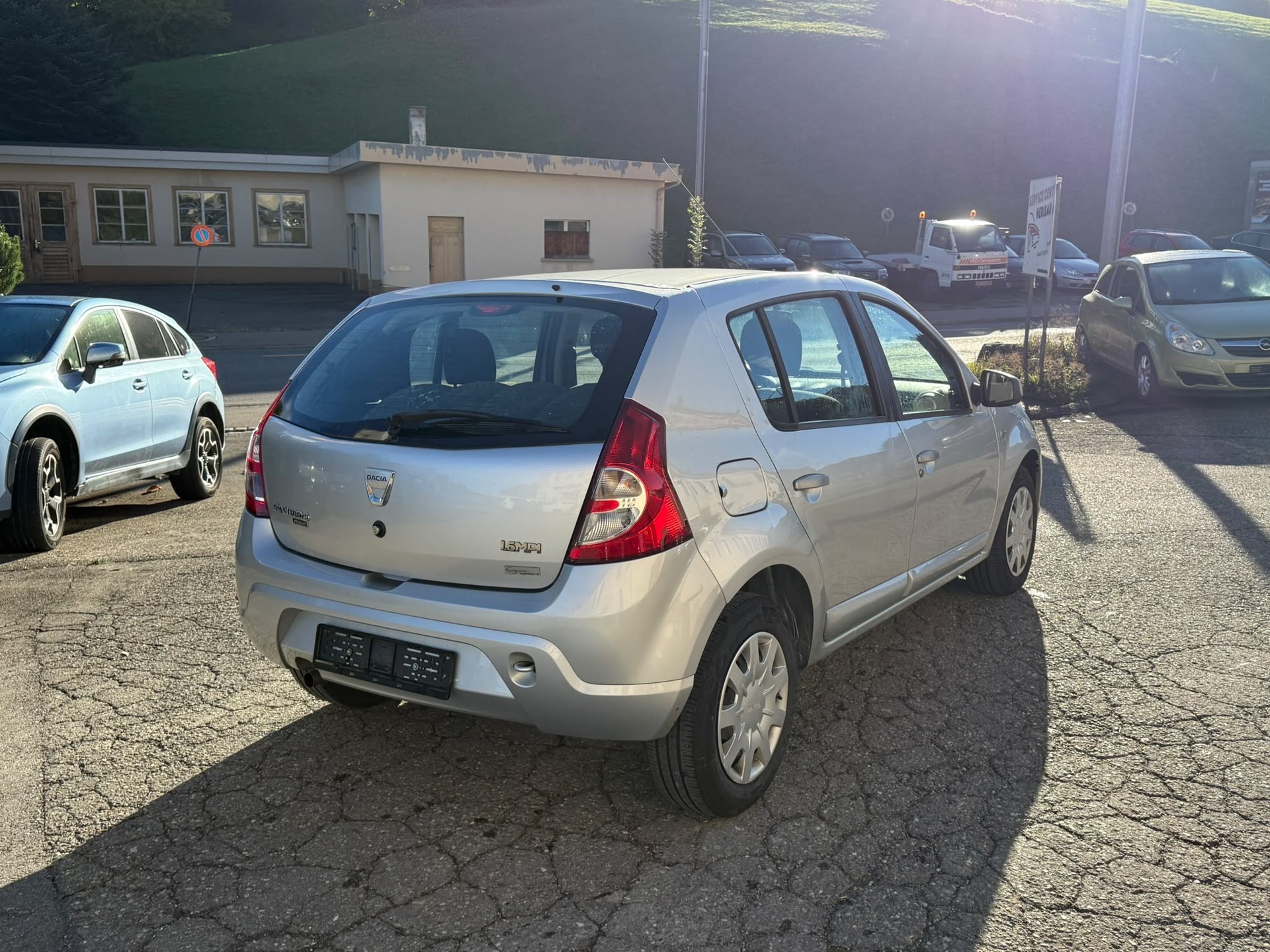 DACIA Sandero 1.6 Lauréate-image-2
