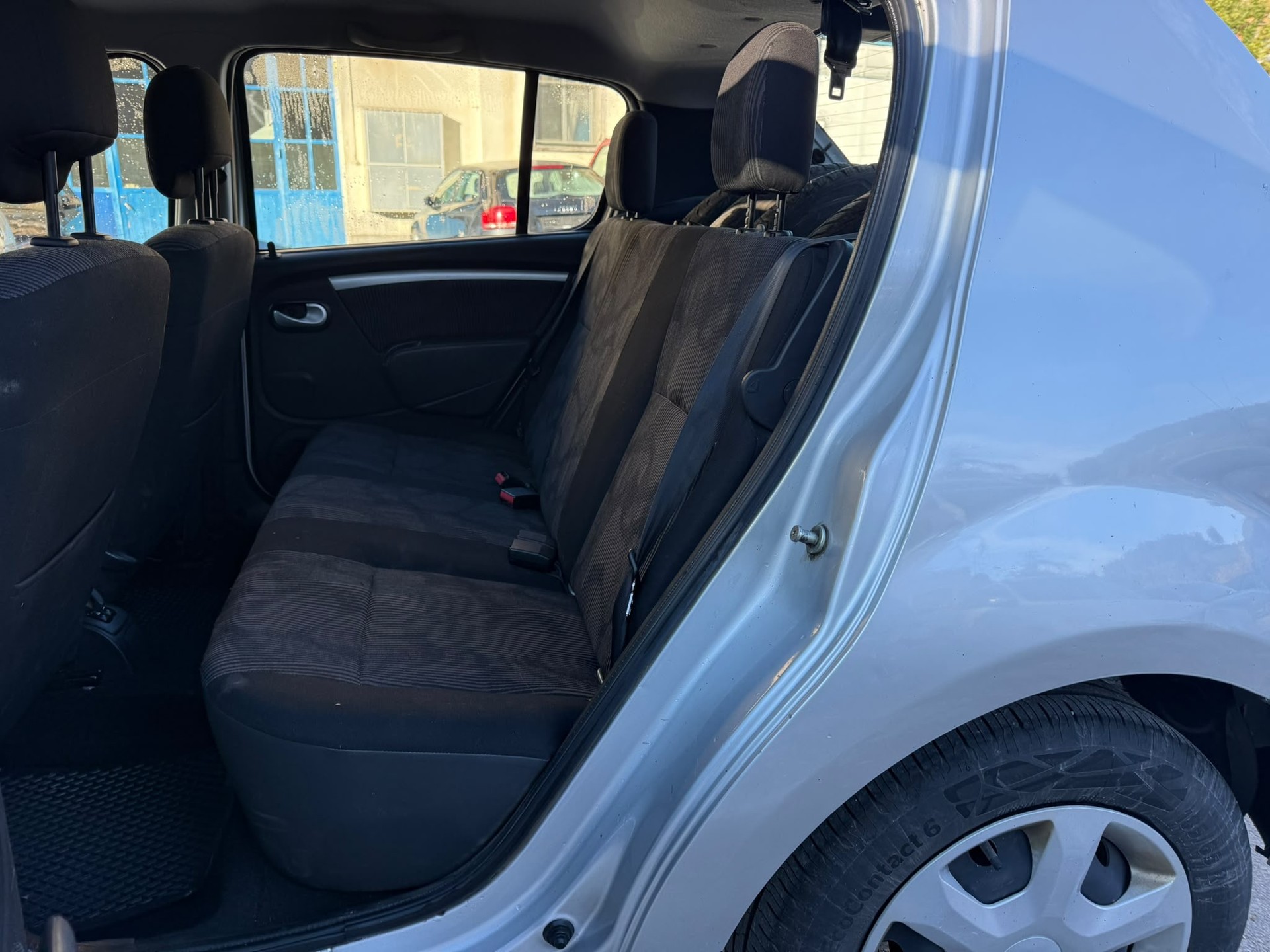 DACIA Sandero 1.6 Lauréate-image-10