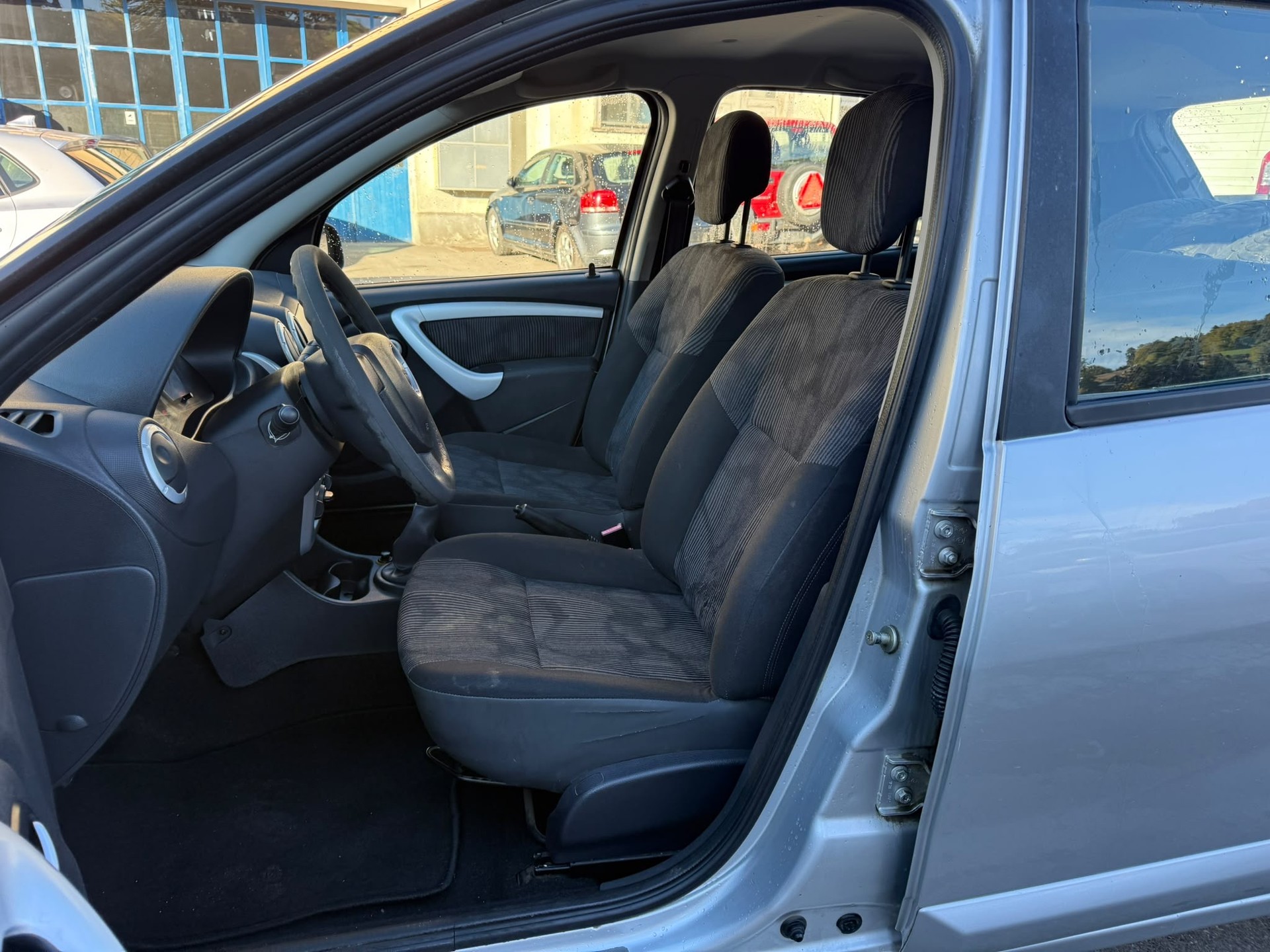 DACIA Sandero 1.6 Lauréate-image-6