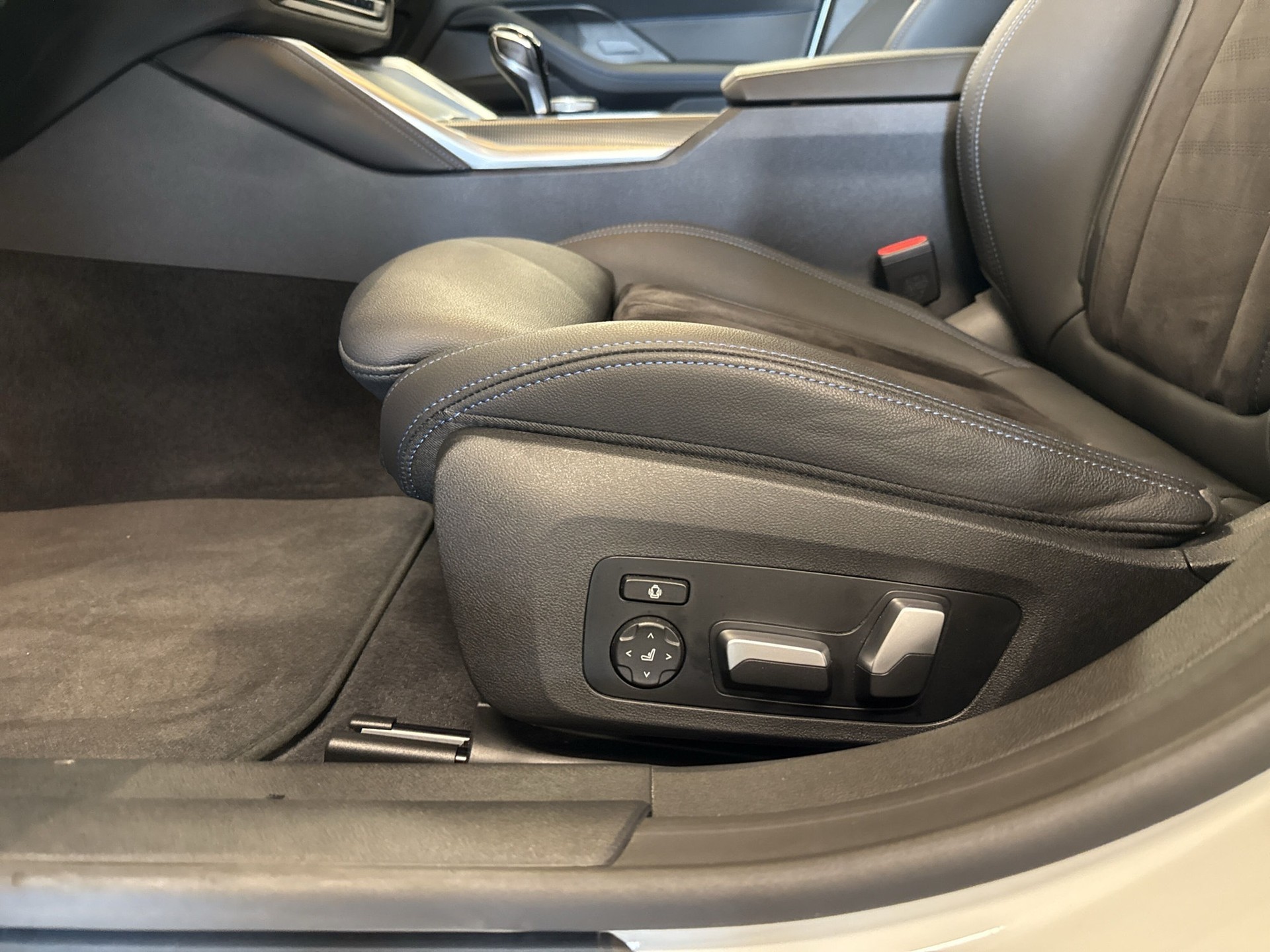 BMW 420d xDrive 48V Gran Coupé M Sport Steptronic-image-17