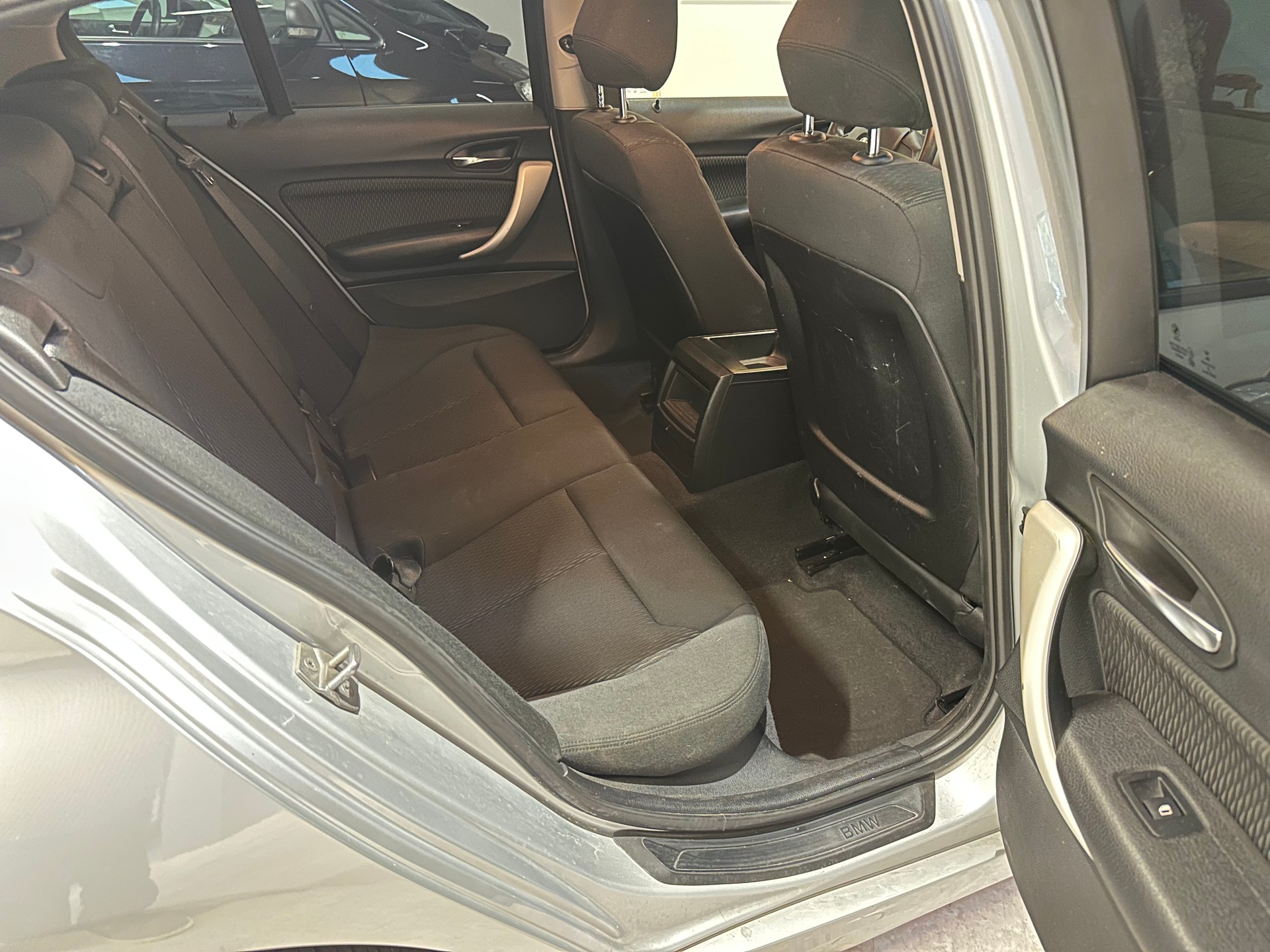 BMW 118d xDrive Sport Line-image-24