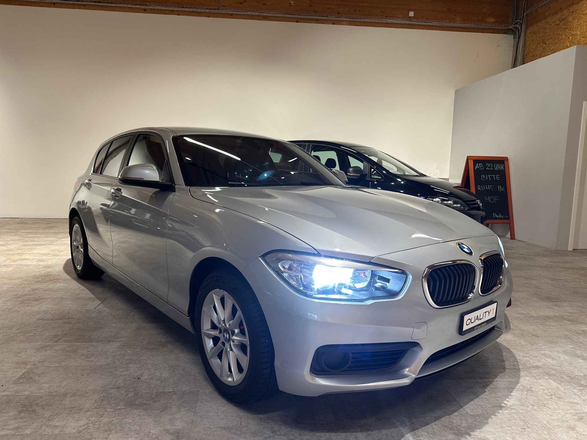 BMW 118d xDrive Sport Line-image-8