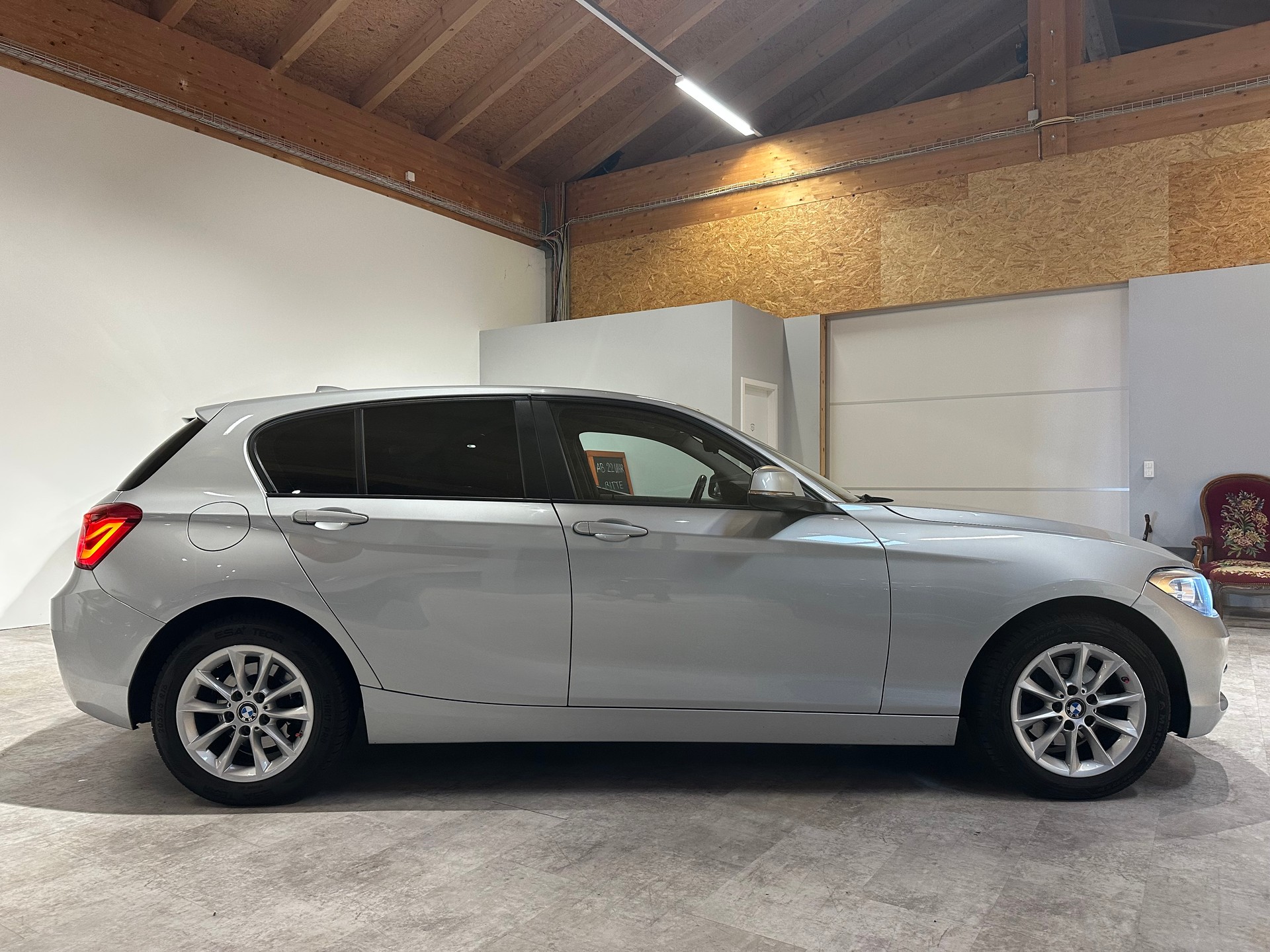 BMW 118d xDrive Sport Line-image-7