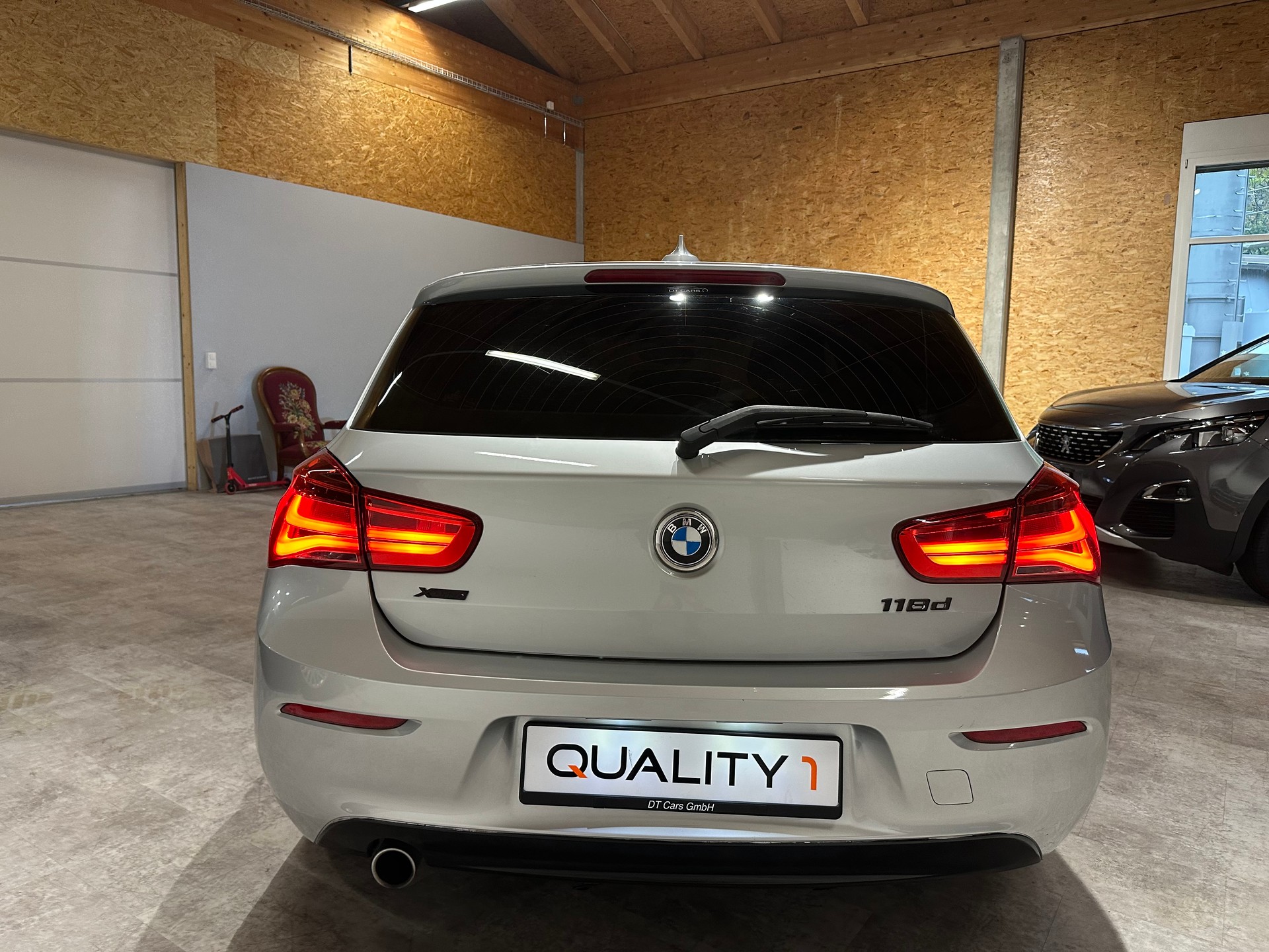 BMW 118d xDrive Sport Line-image-4