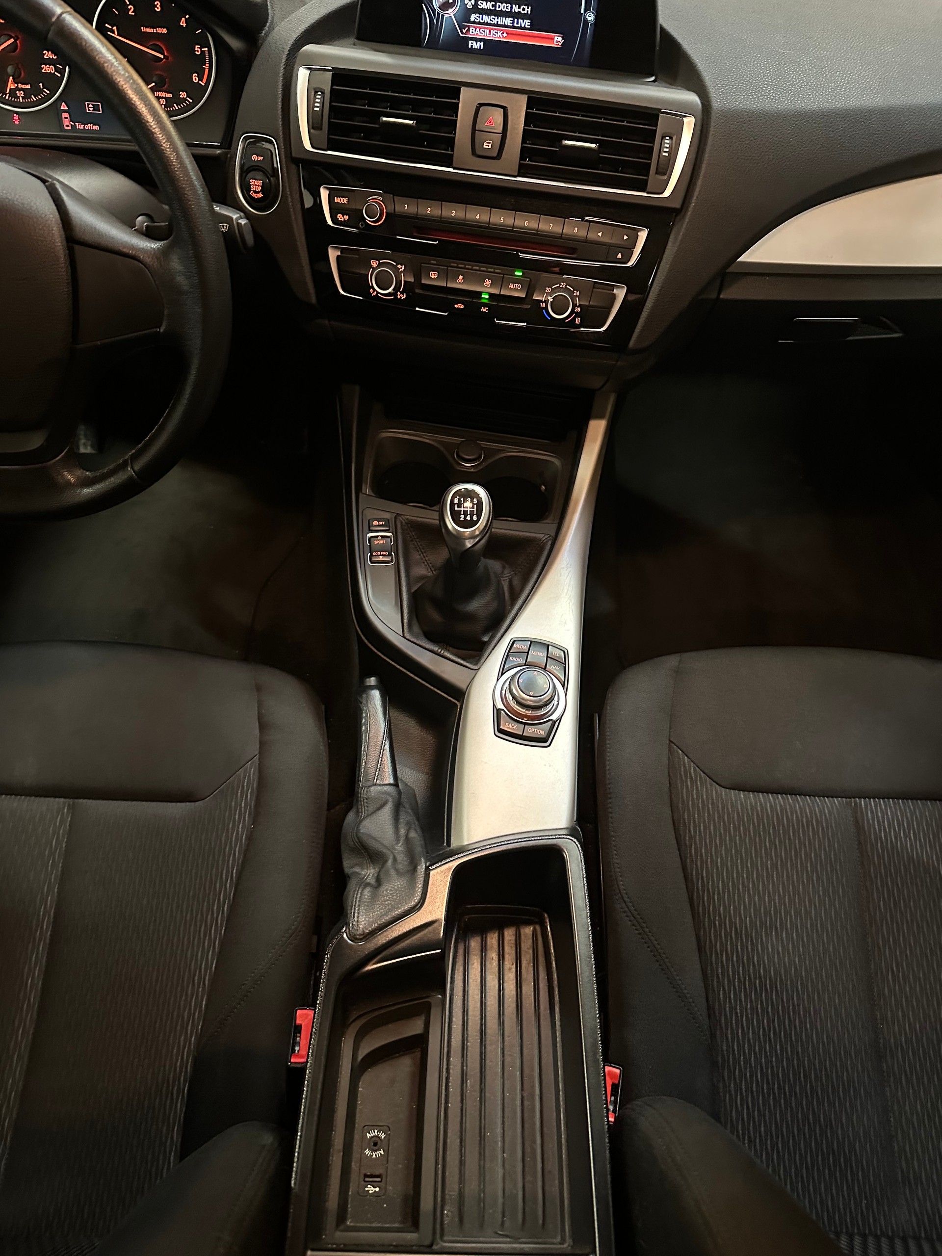 BMW 118d xDrive Sport Line-image-15