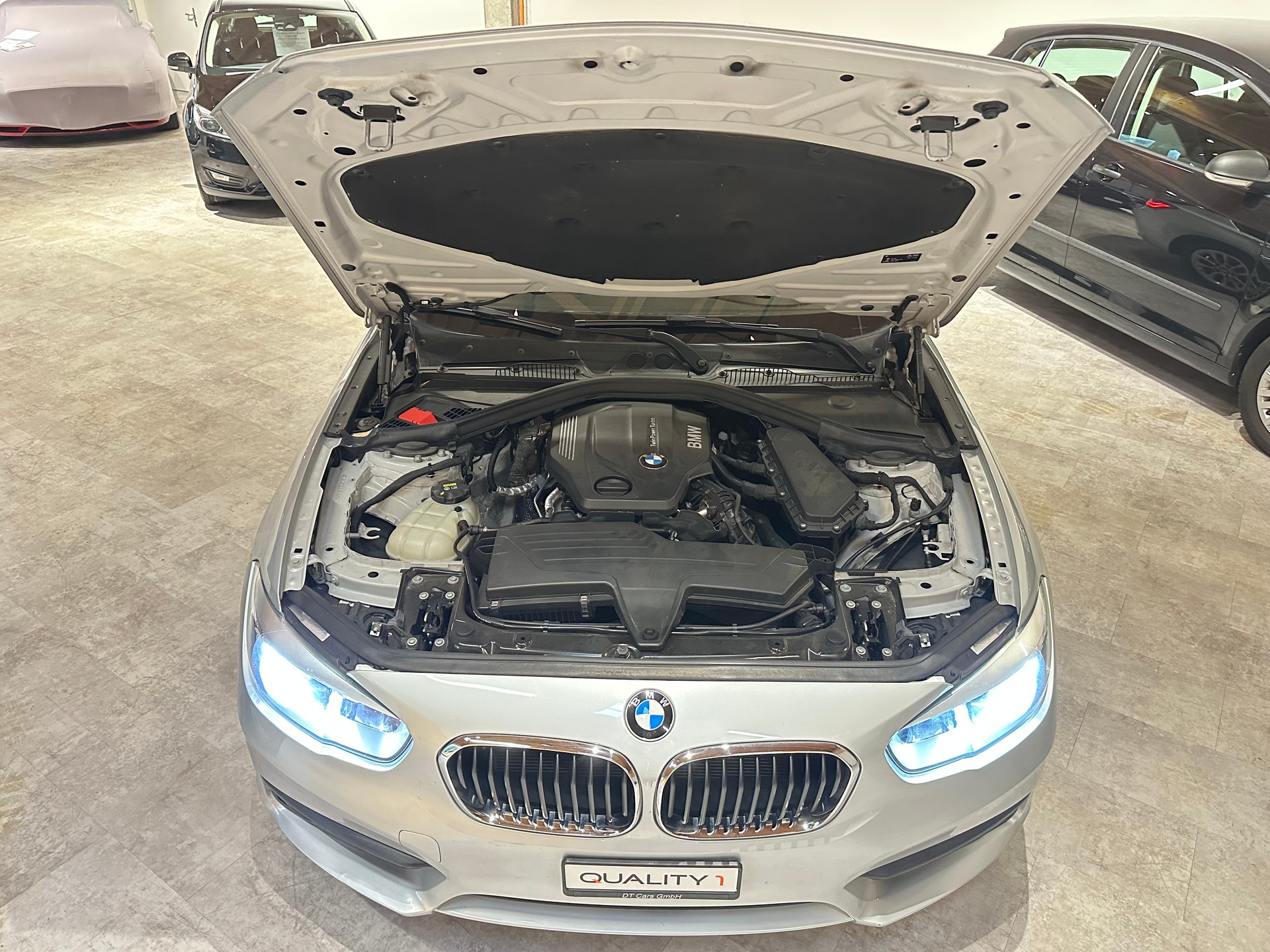 BMW 118d xDrive Sport Line-image-9