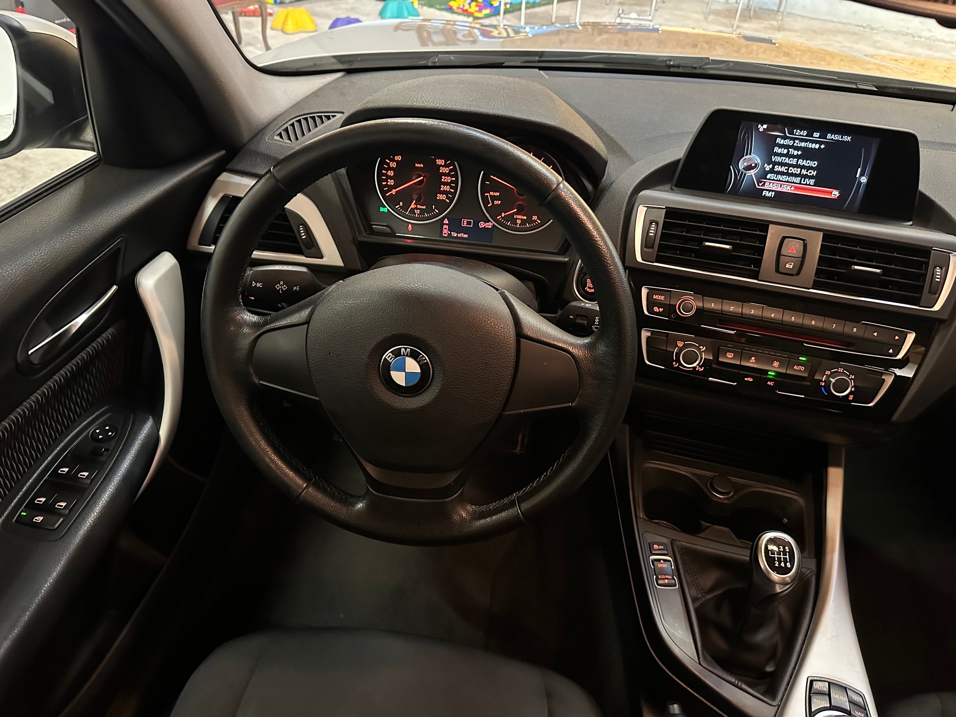 BMW 118d xDrive Sport Line-image-14
