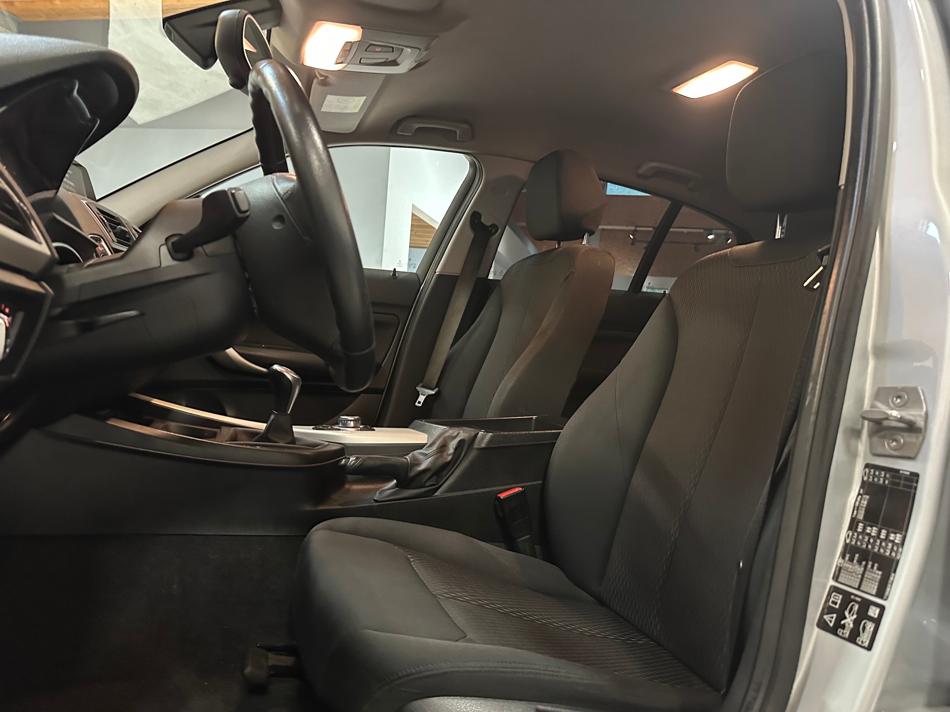 BMW 118d xDrive Sport Line-image-11
