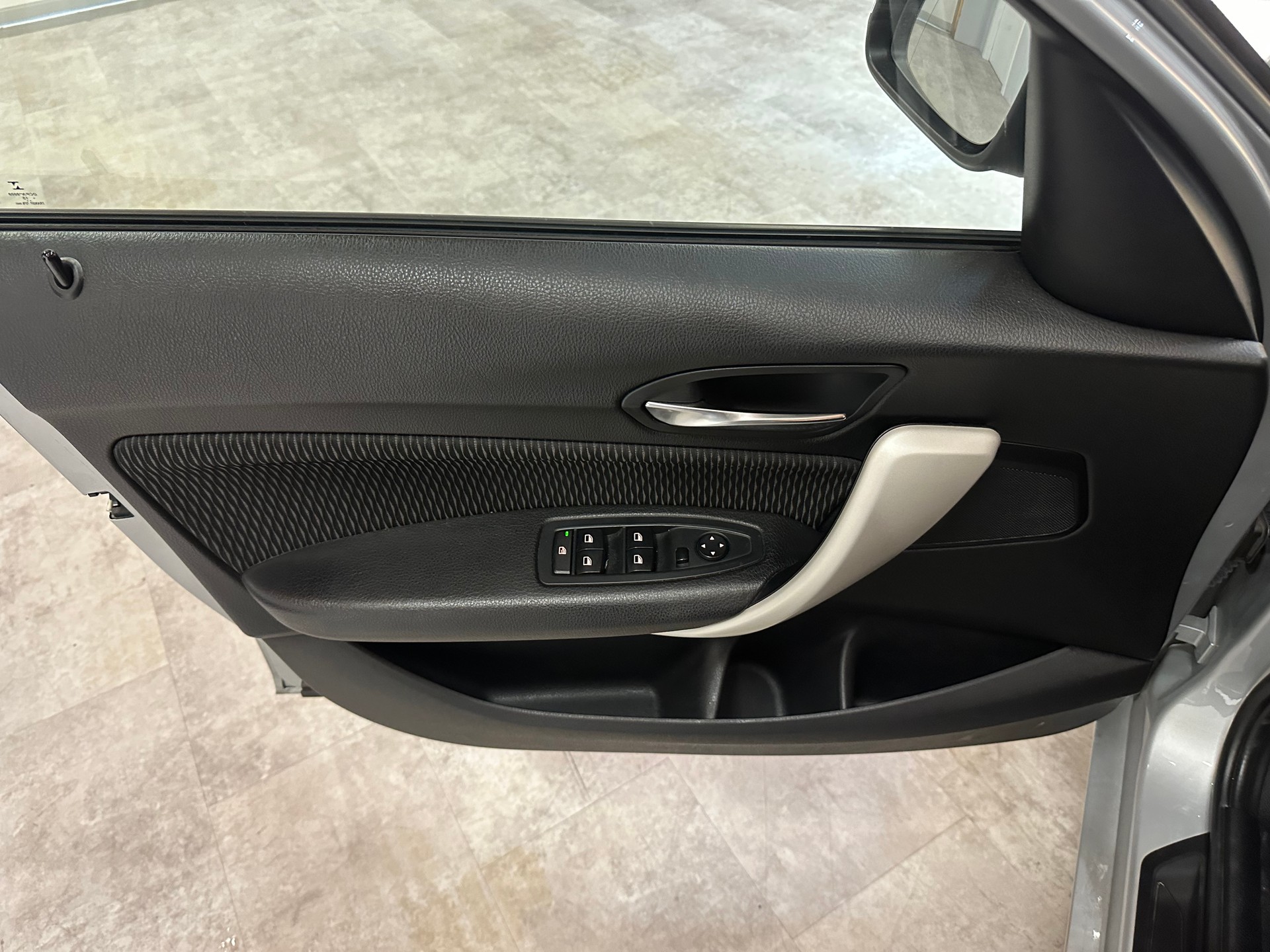 BMW 118d xDrive Sport Line-image-12