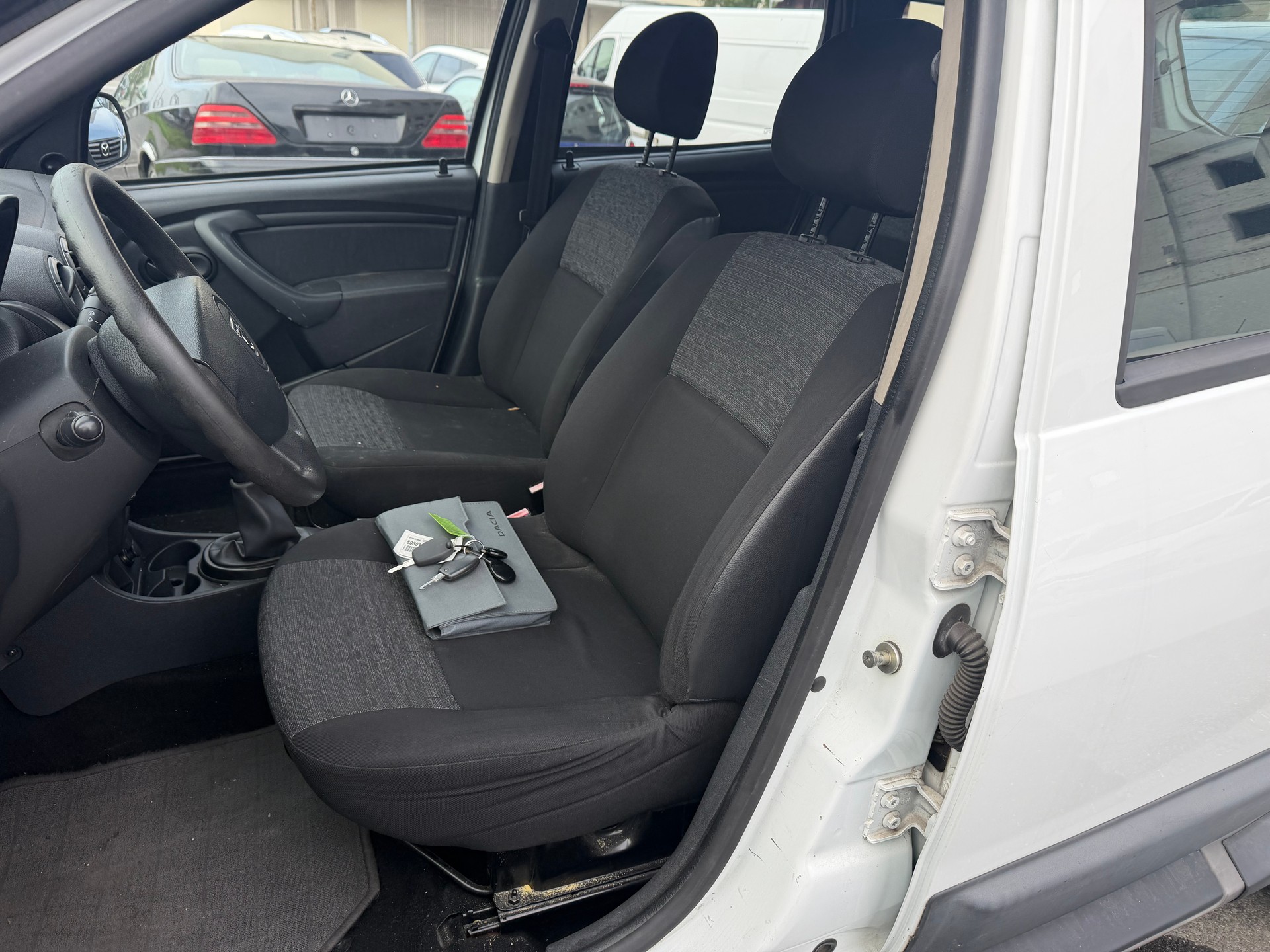 DACIA Duster 1.6 City 4x2-image-10