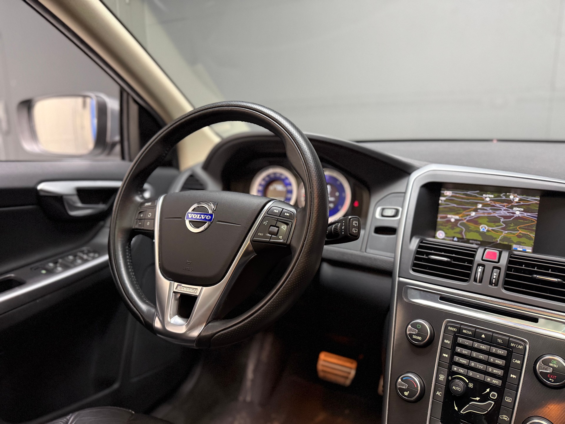 VOLVO XC60 D3 AWD Kinetic Geartronic-image-8