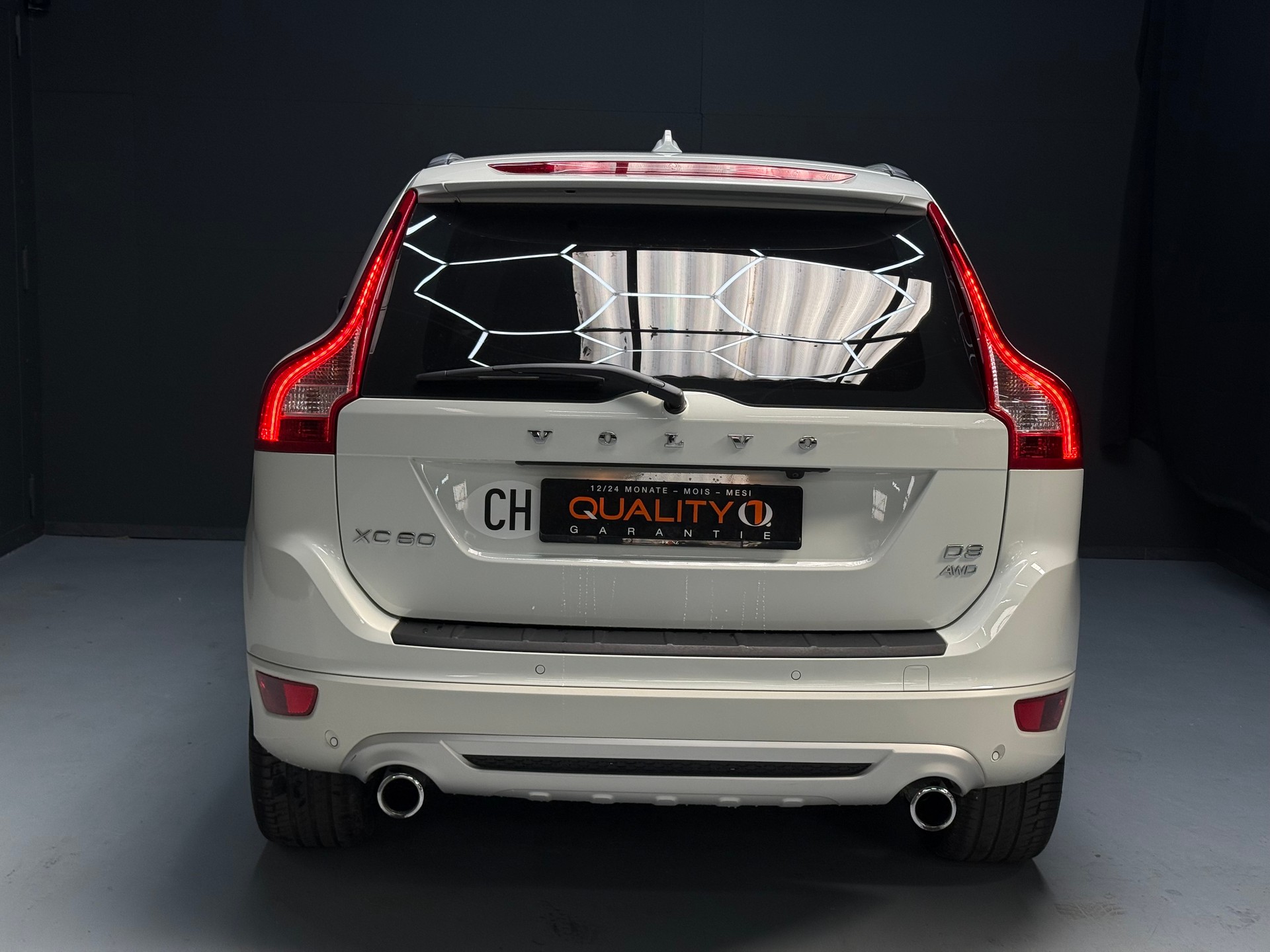 VOLVO XC60 D3 AWD Kinetic Geartronic-image-3