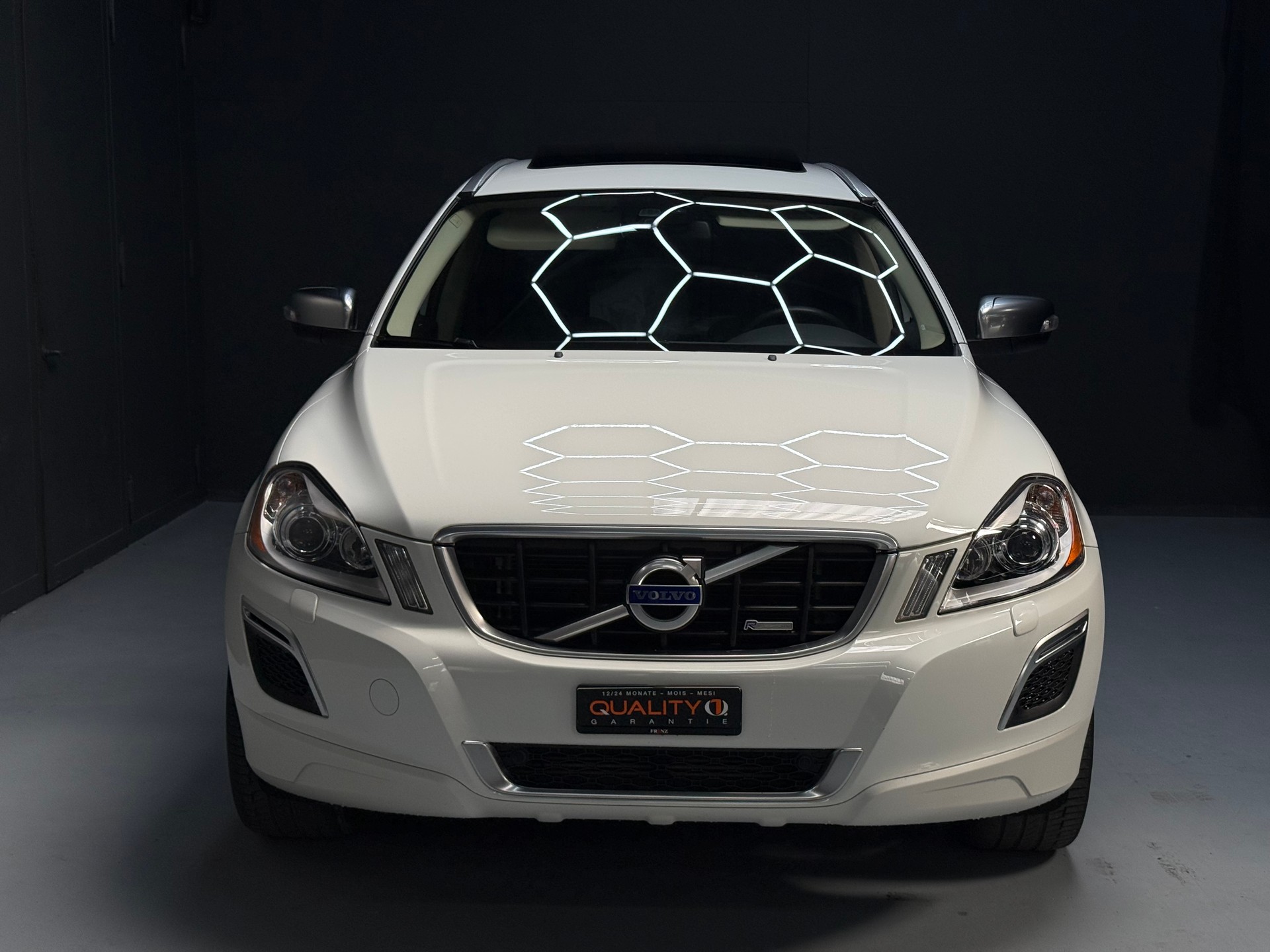VOLVO XC60 D3 AWD Kinetic Geartronic-image-1
