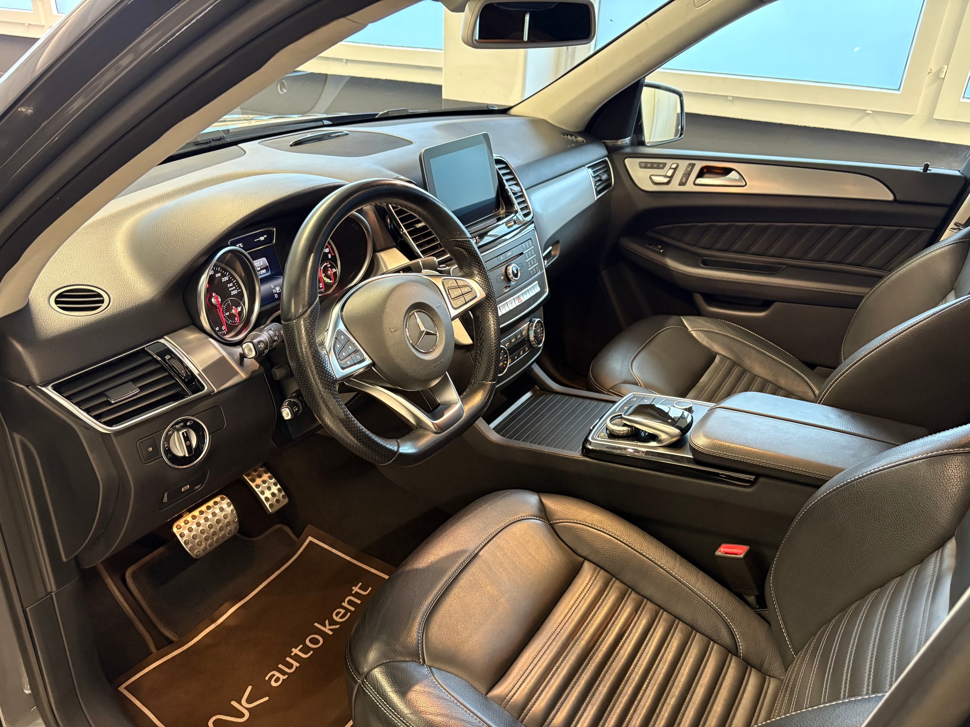 MERCEDES-BENZ GLE 500 e 4Matic AMG Line 7G-Tronic-image-7
