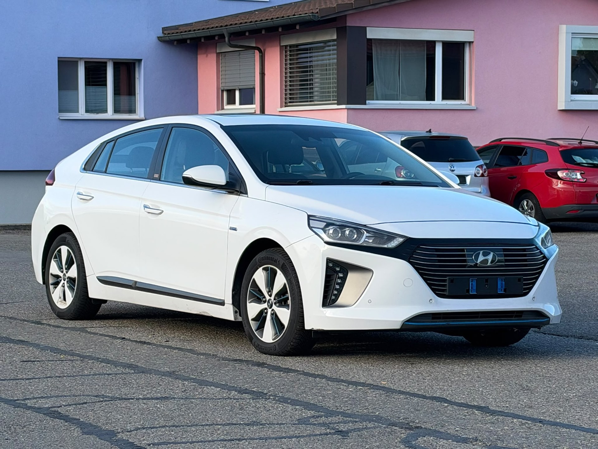 HYUNDAI Ioniq 1.6 GDi Plug in Hybrid Launch DCT-image-2