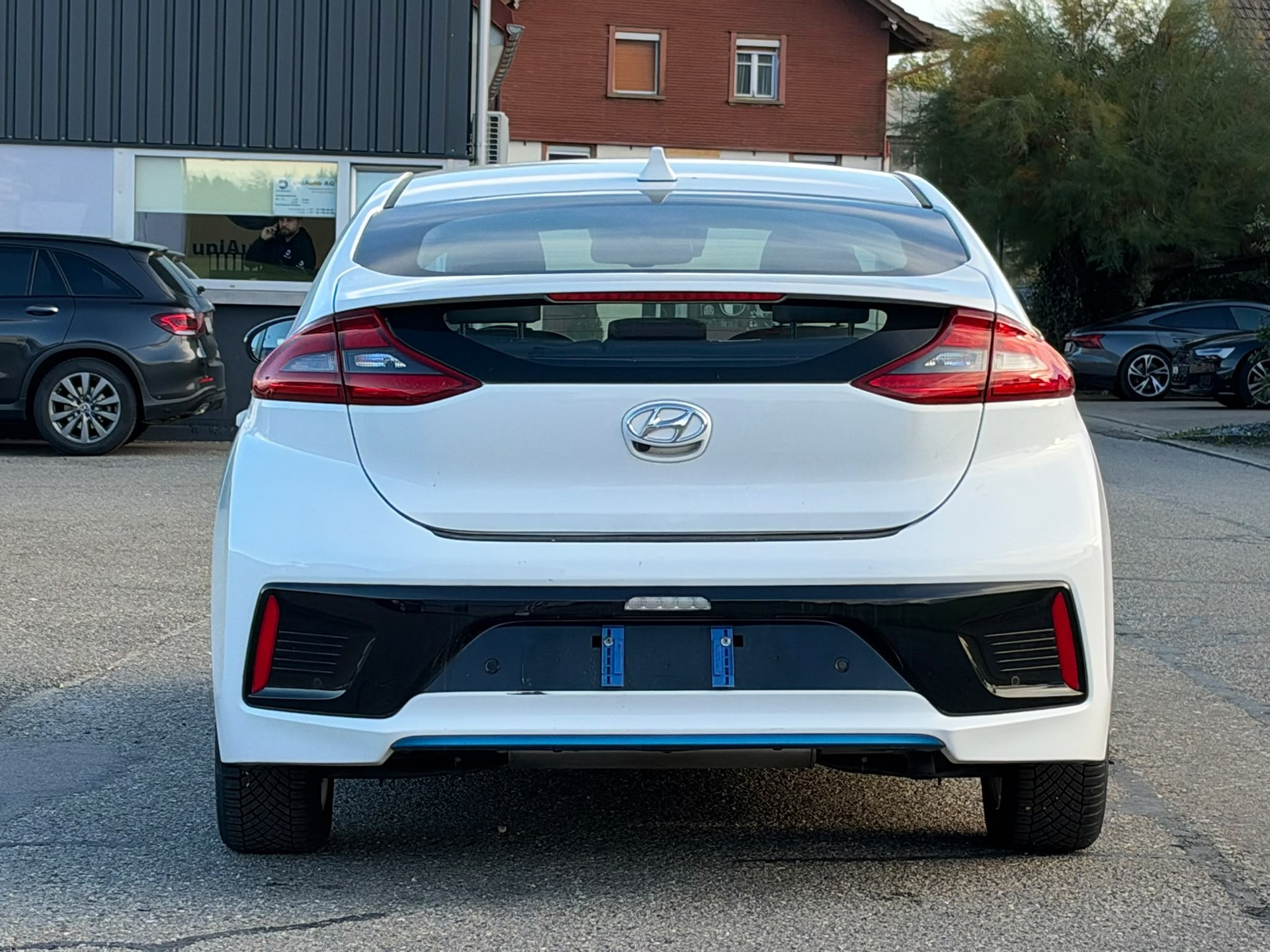 HYUNDAI Ioniq 1.6 GDi Plug in Hybrid Launch DCT-image-5