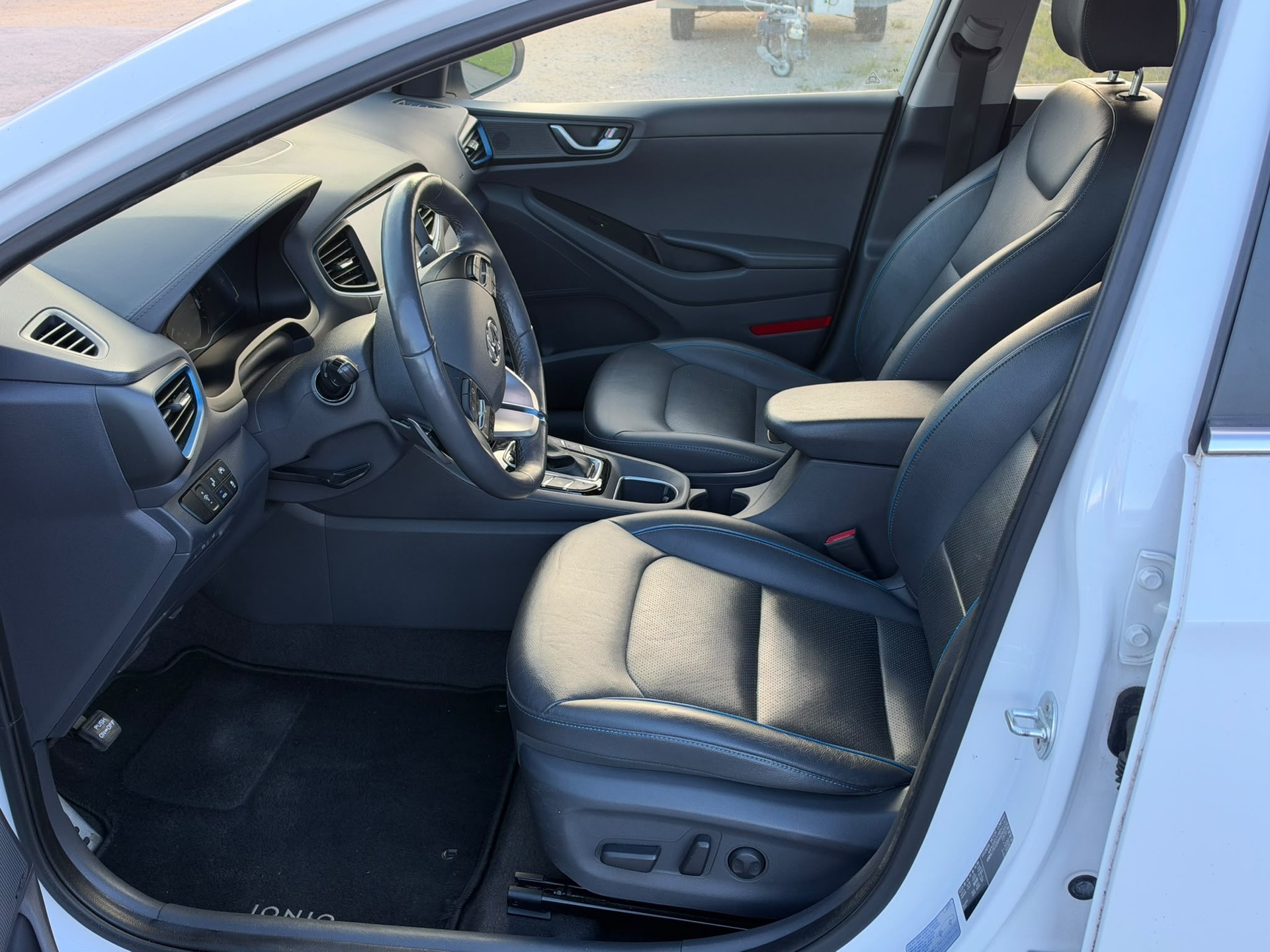 HYUNDAI Ioniq 1.6 GDi Plug in Hybrid Launch DCT-image-10