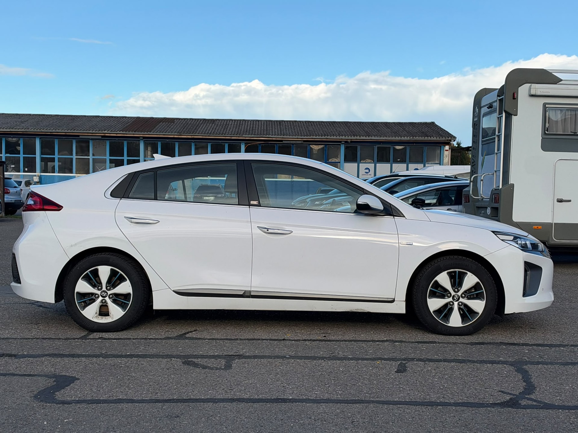 HYUNDAI Ioniq 1.6 GDi Plug in Hybrid Launch DCT-image-3