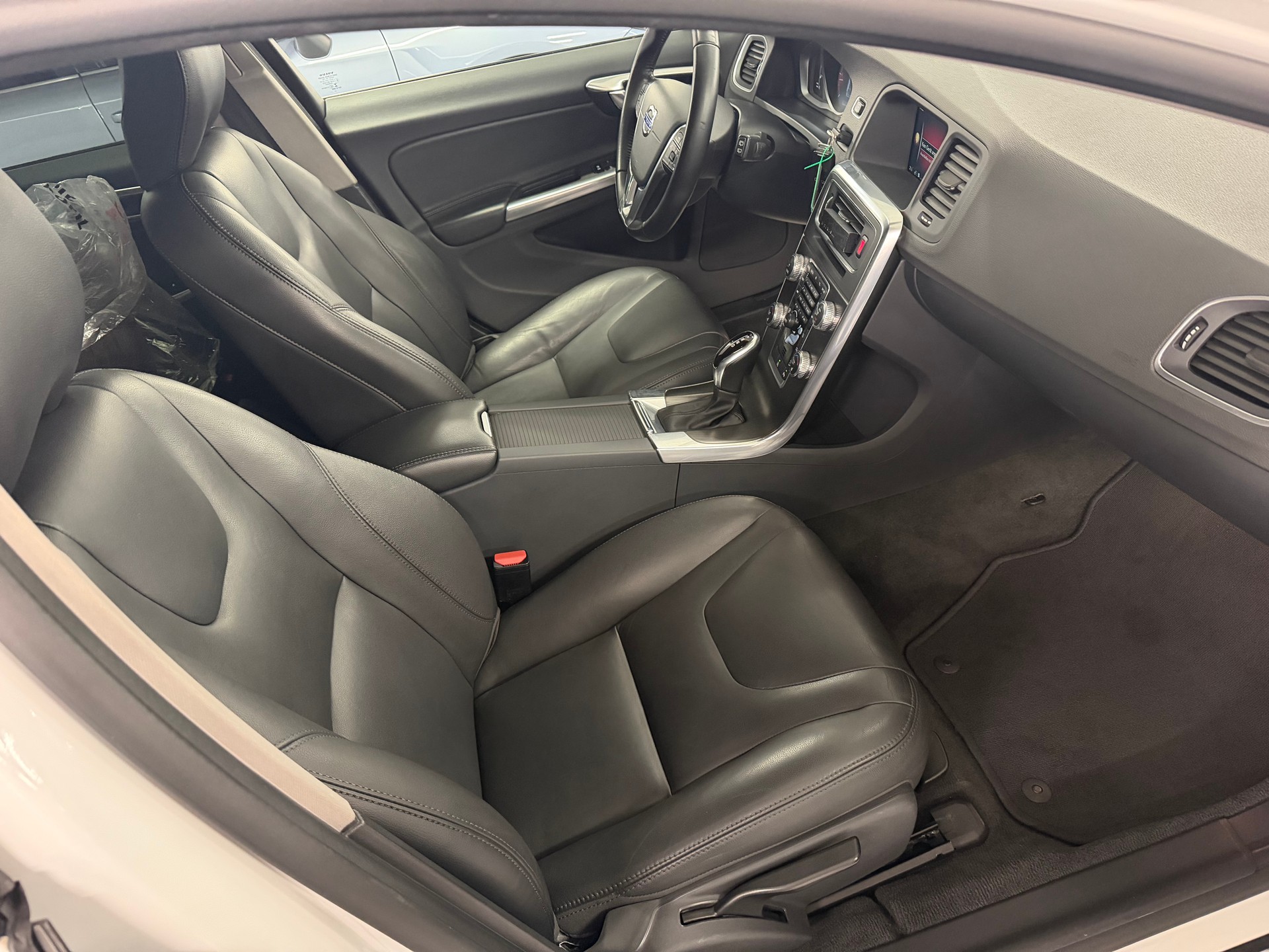 VOLVO V60 Cross Country D4 AWD Summum Geartronic-image-12