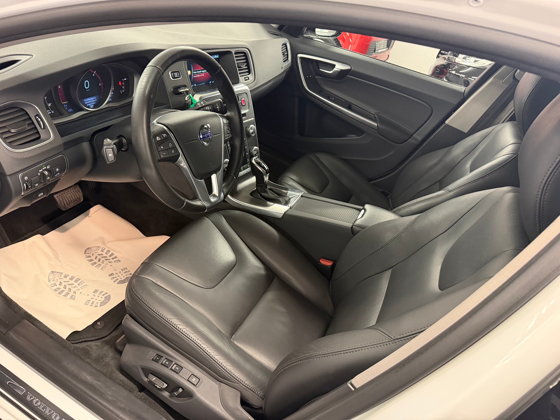 VOLVO V60 Cross Country D4 AWD Summum Geartronic-image-8