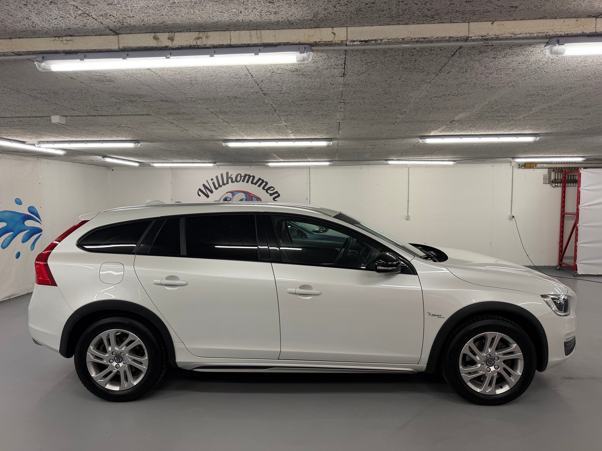VOLVO V60 Cross Country D4 AWD Summum Geartronic-image-6