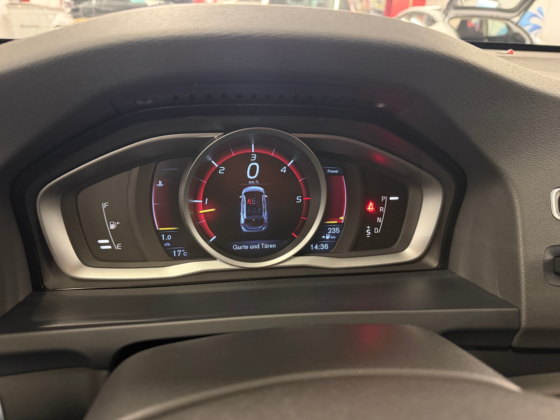 VOLVO V60 Cross Country D4 AWD Summum Geartronic-image-16