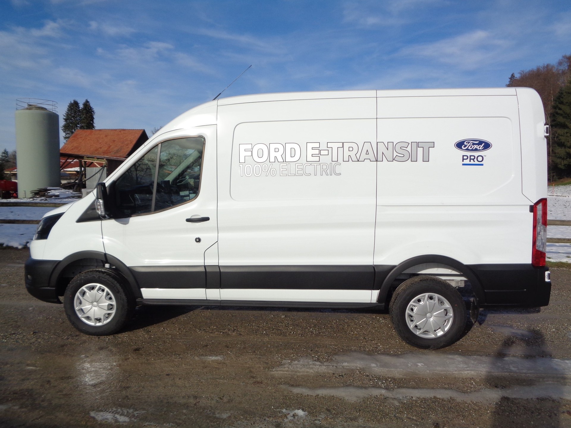 FORD E-Transit Van 350 L2 Basis RWD