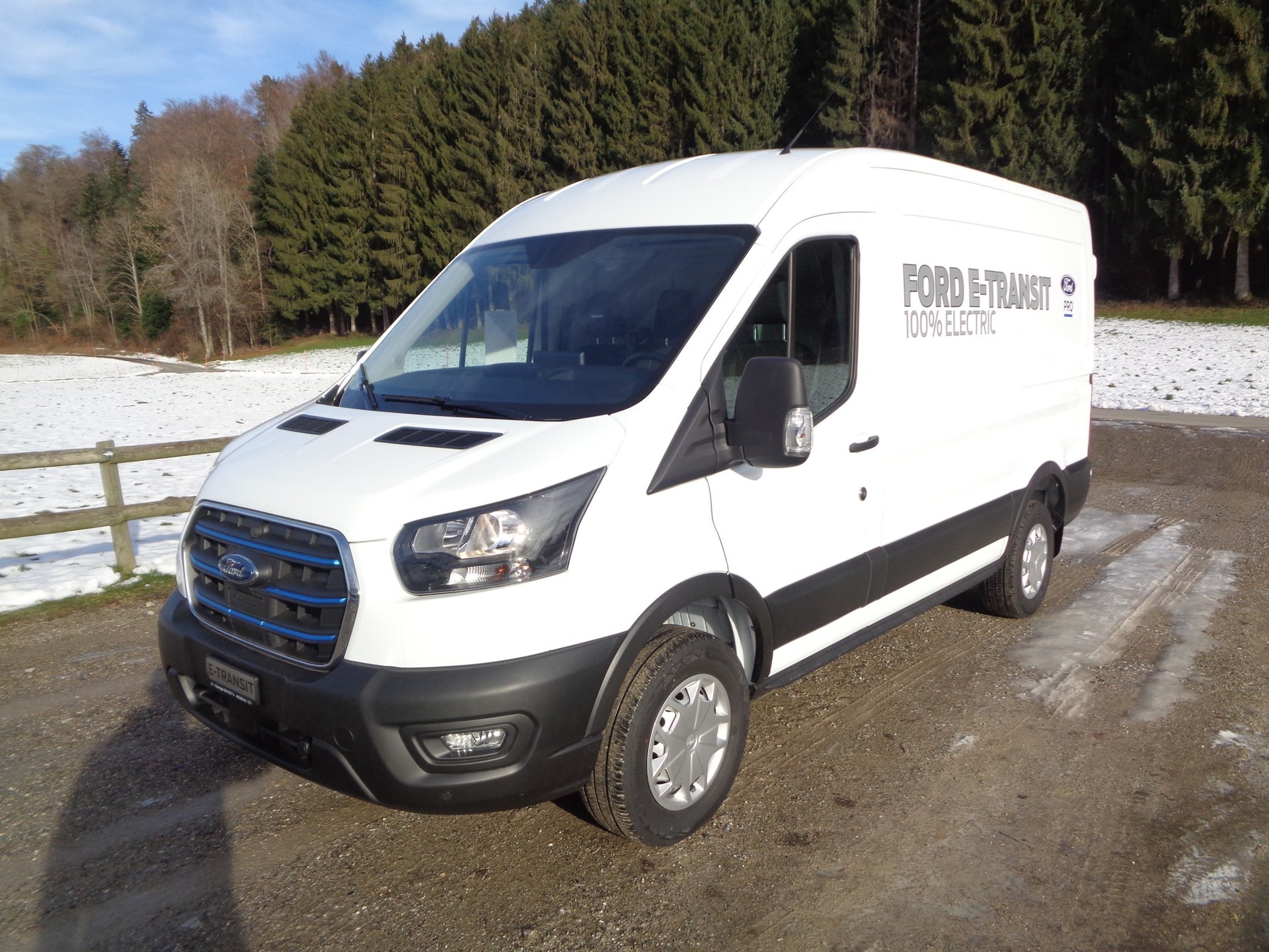 FORD E-Transit Van 350 L2 Basis RWD-image-1