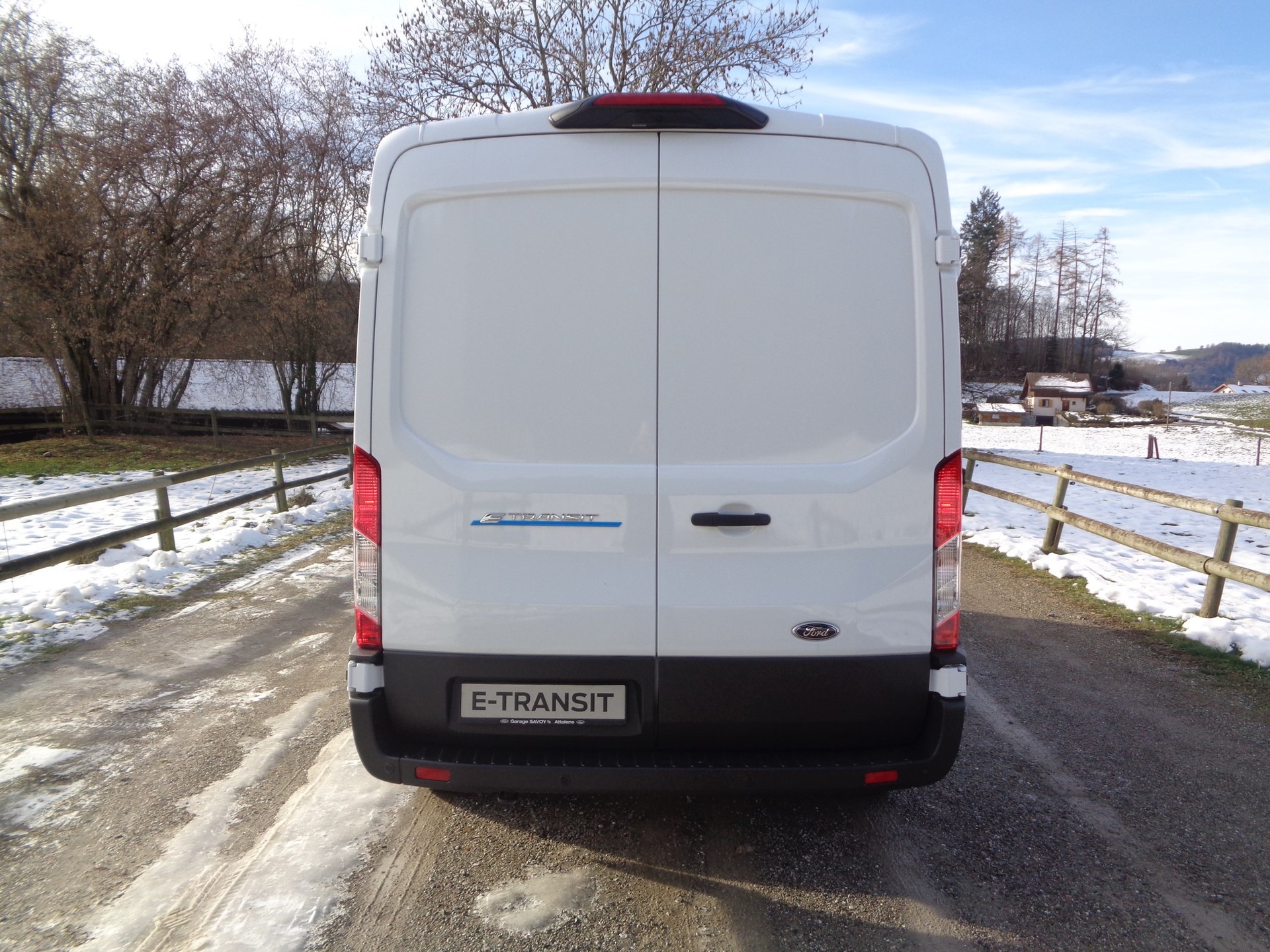 FORD E-Transit Van 350 L2 Basis RWD-image-6