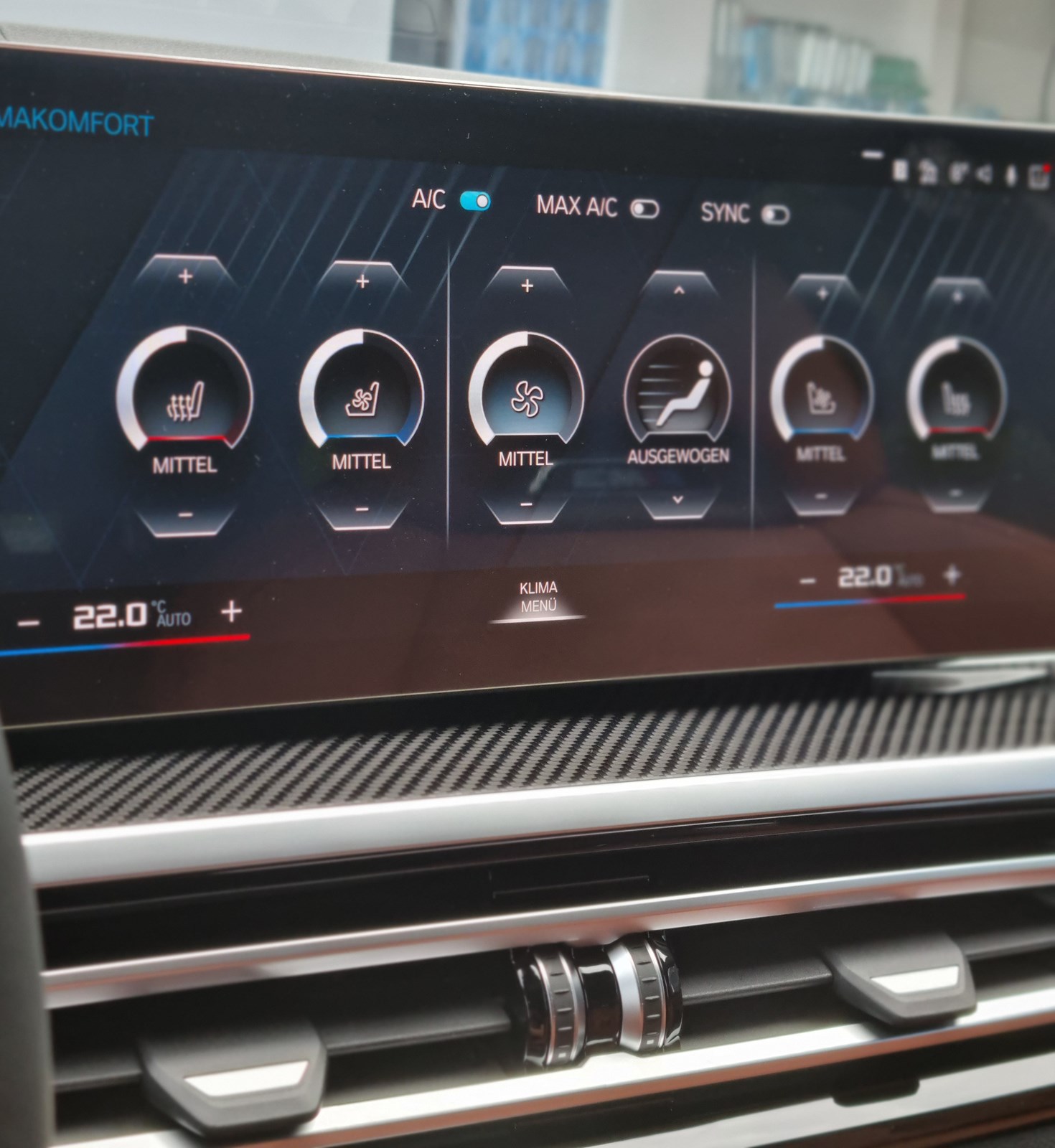 BMW M3 Touring xDrive Competition M-image-12