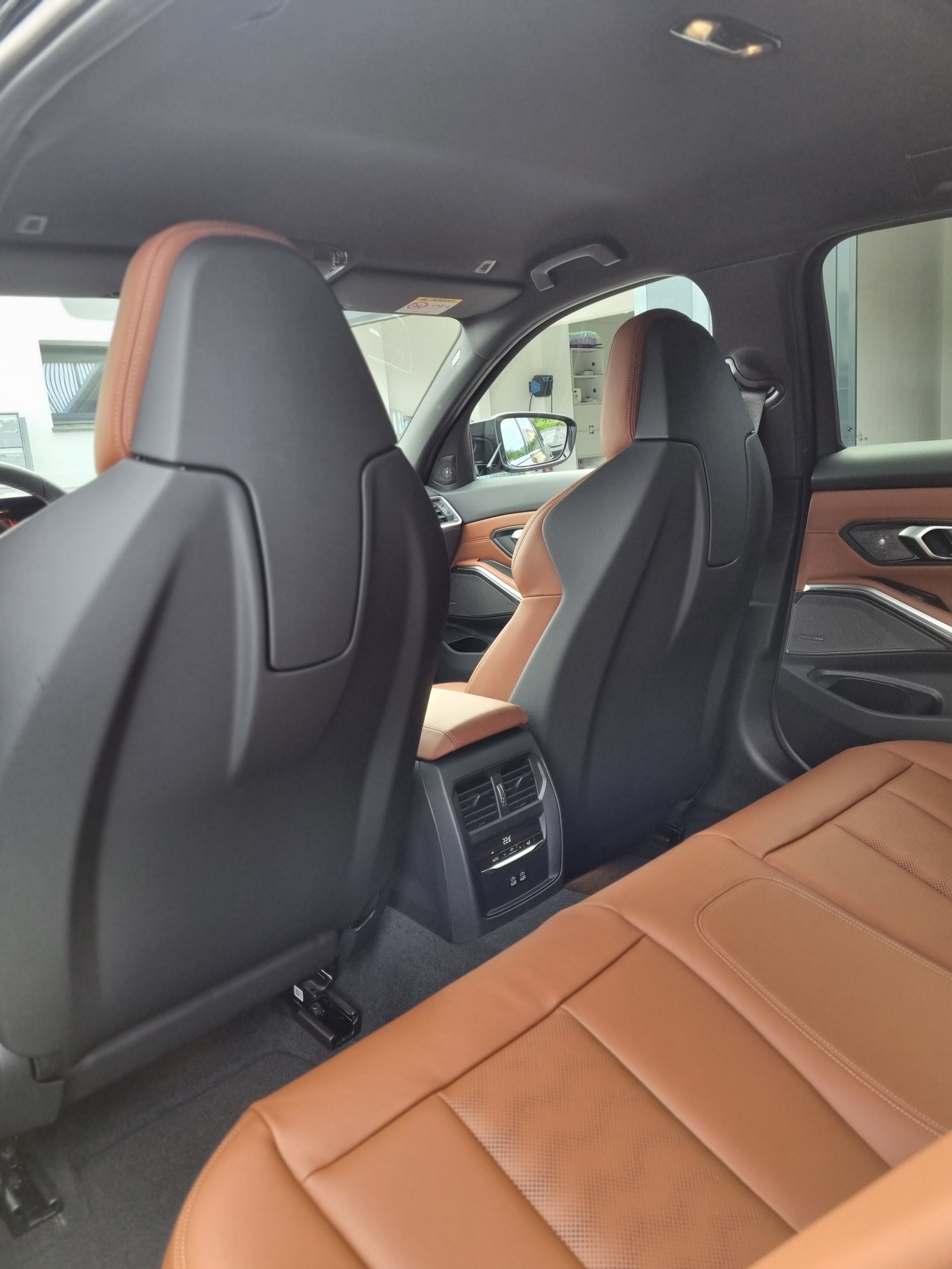 BMW M3 Touring xDrive Competition M-image-11
