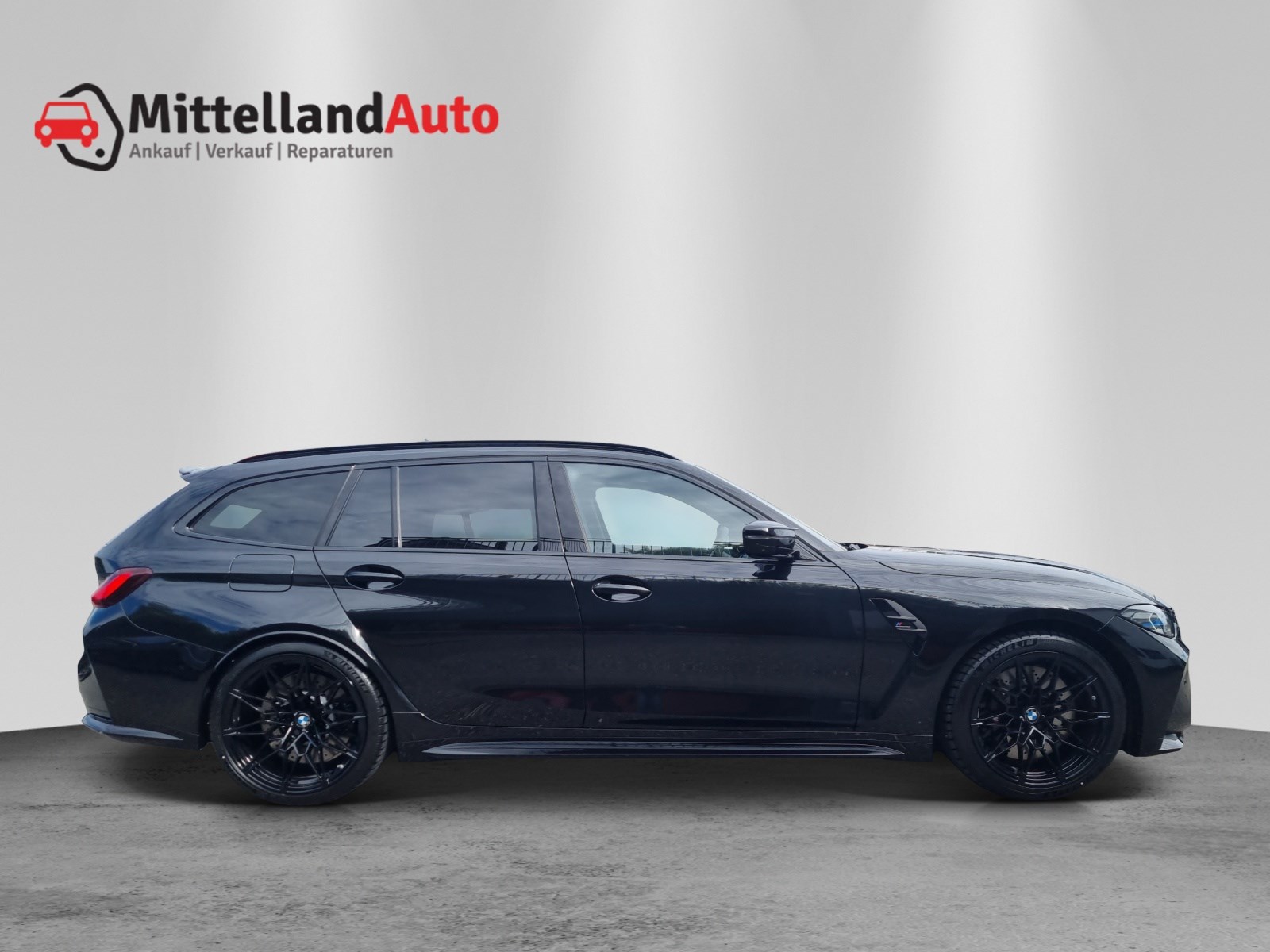 BMW M3 Touring xDrive Competition M-image-3