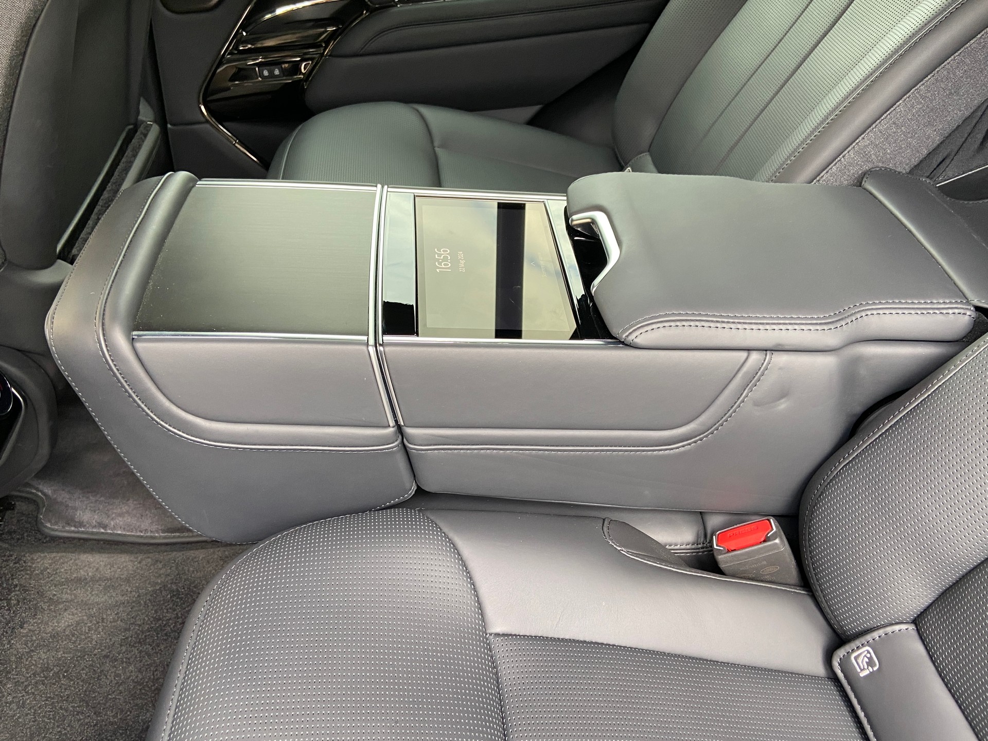 LAND ROVER Range Rover P530 4.4 V8 SV Automatic-image-23