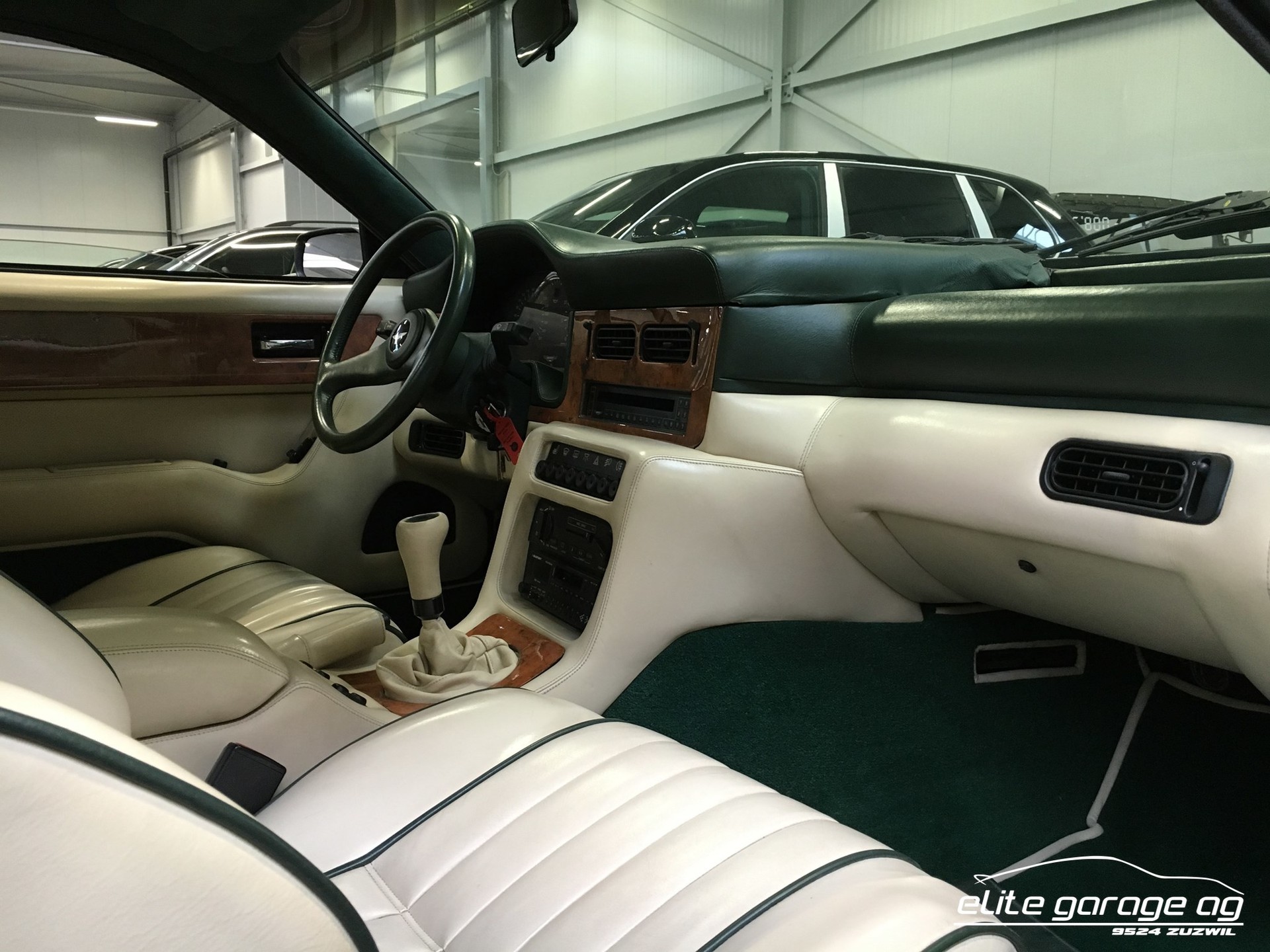 ASTON MARTIN Virage-image-10