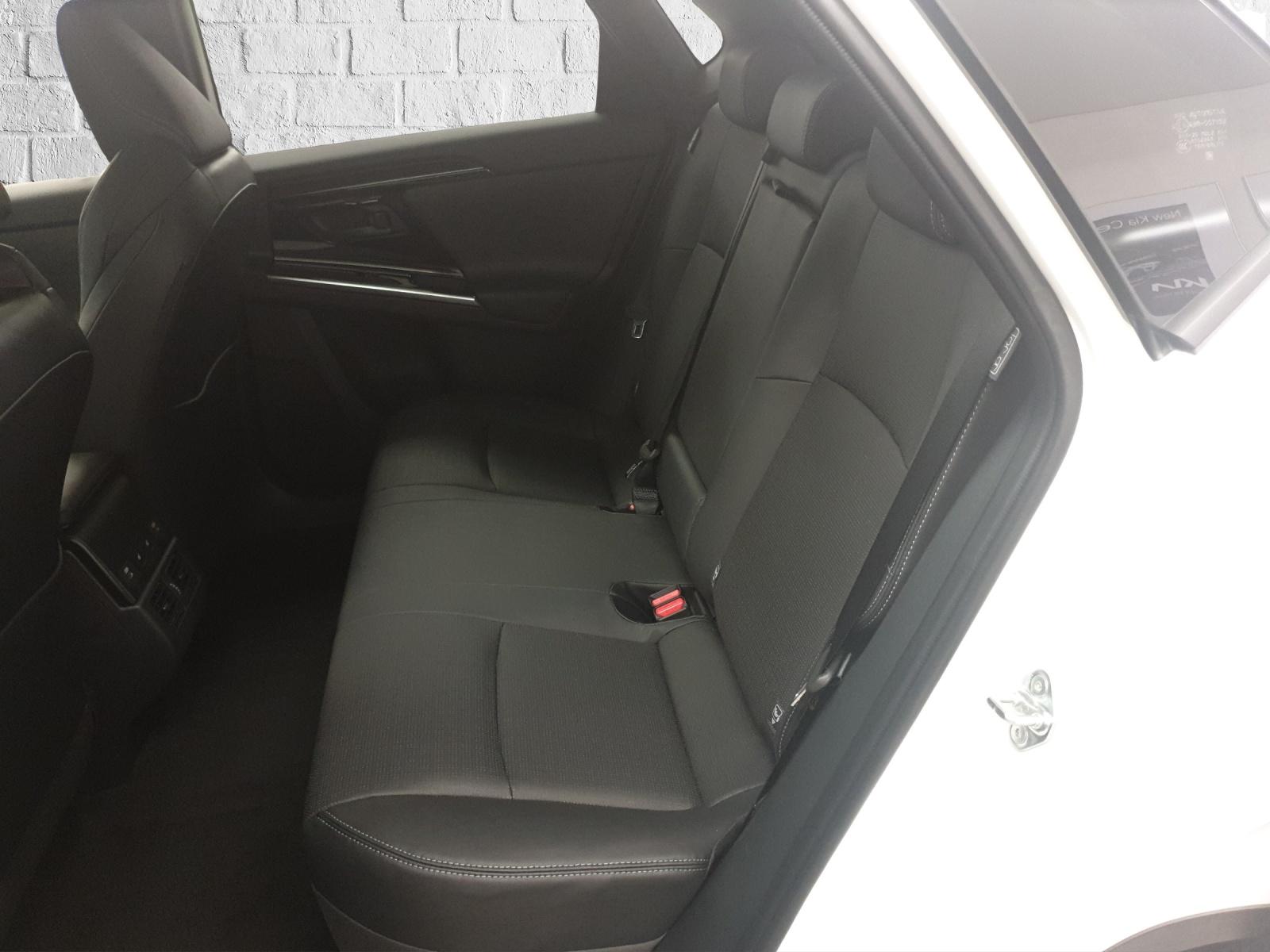 SUBARU Solterra eV Luxury AWD-image-7