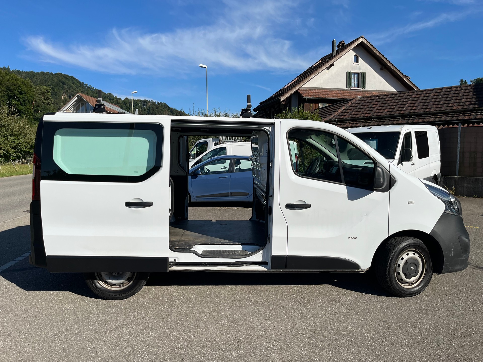 OPEL VIVARO-image-5