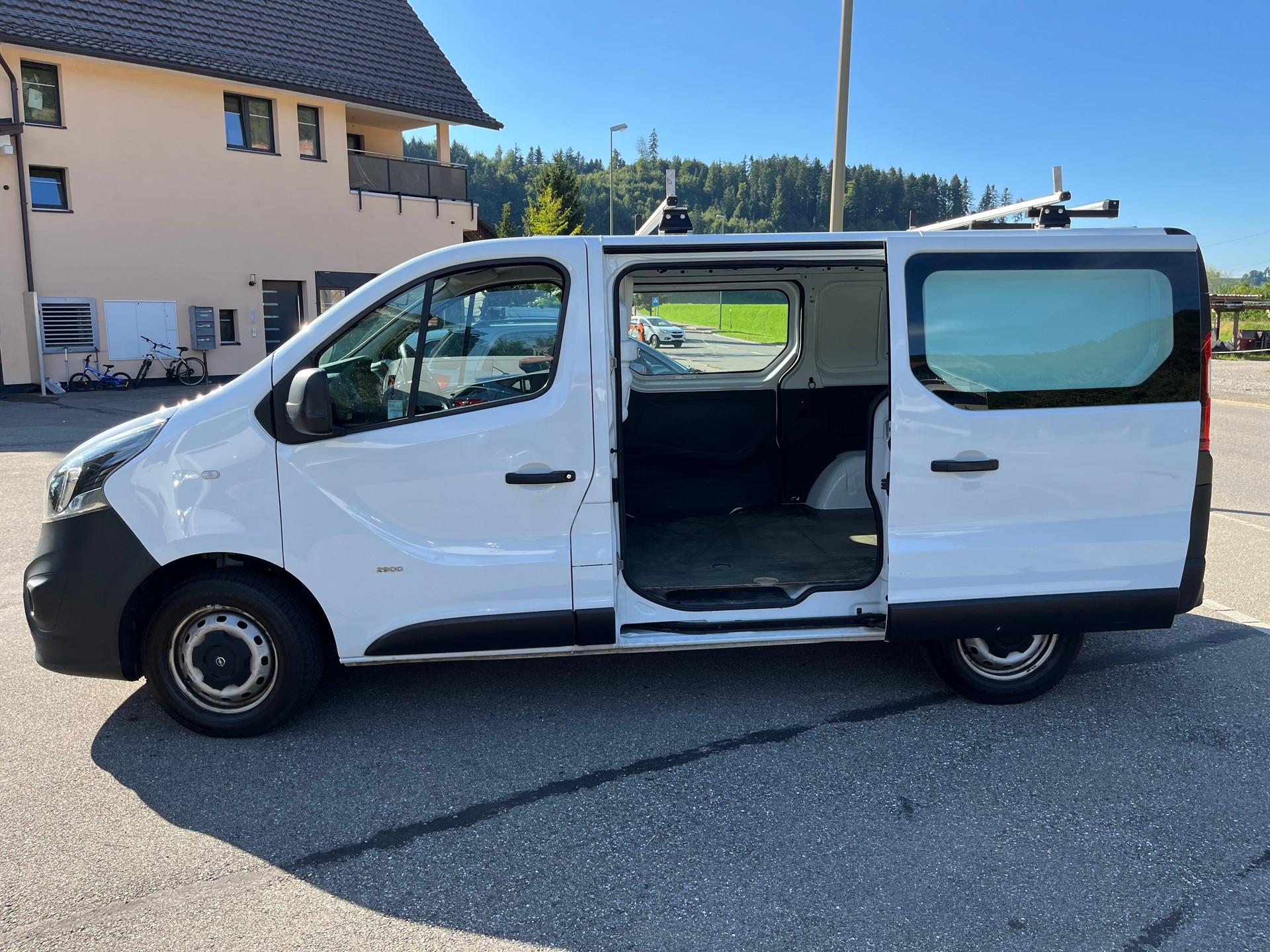 OPEL VIVARO-image-6