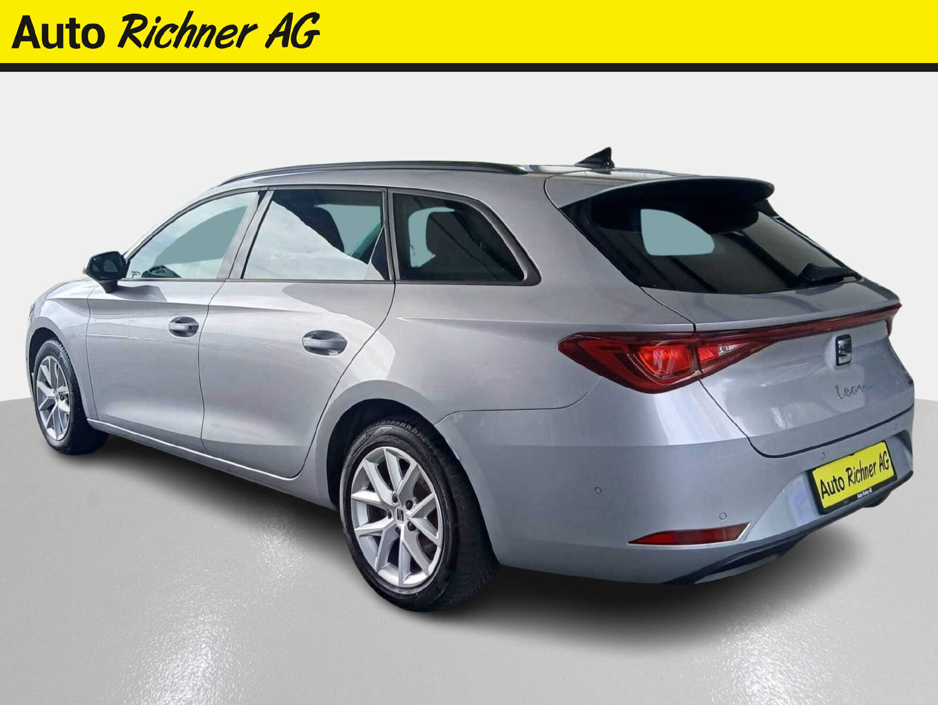 SEAT Leon ST 2.0 TDI Style 4Drive DSG-image-1