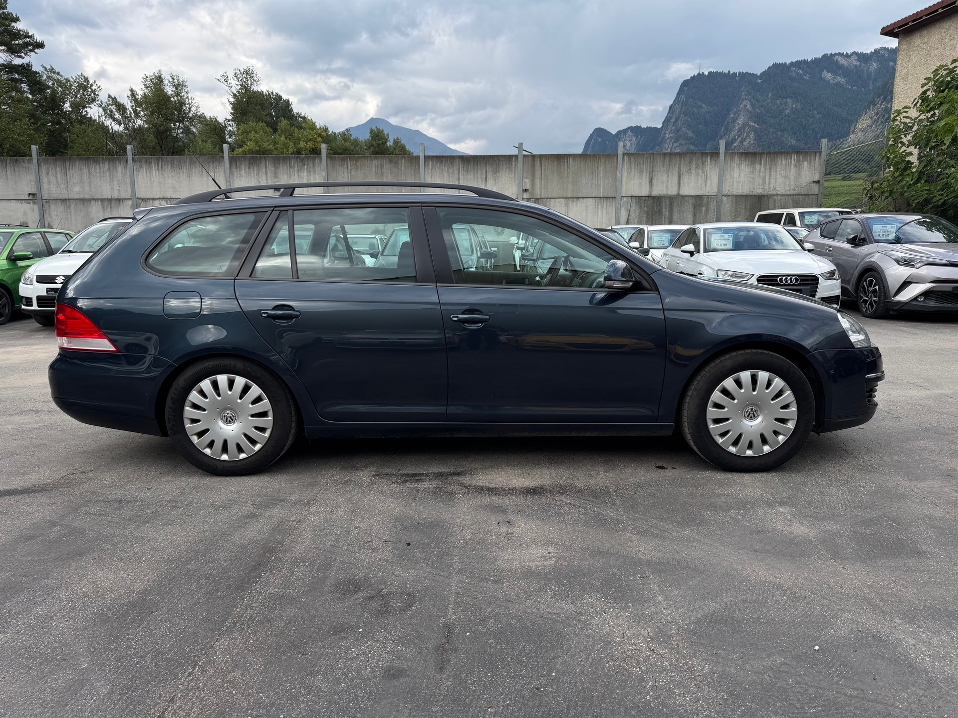 VW Golf Variant 1.9 TDI BlueMotion Trendline-image-2