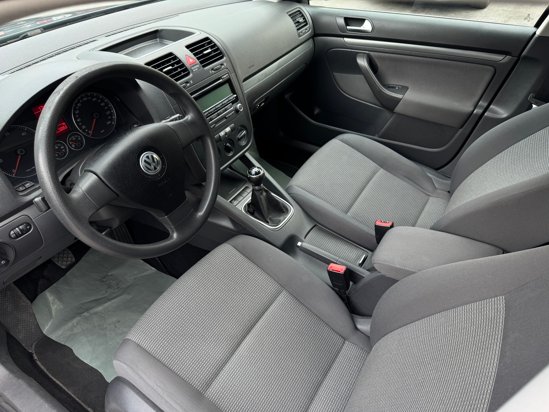 VW Golf Variant 1.9 TDI BlueMotion Trendline-image-9