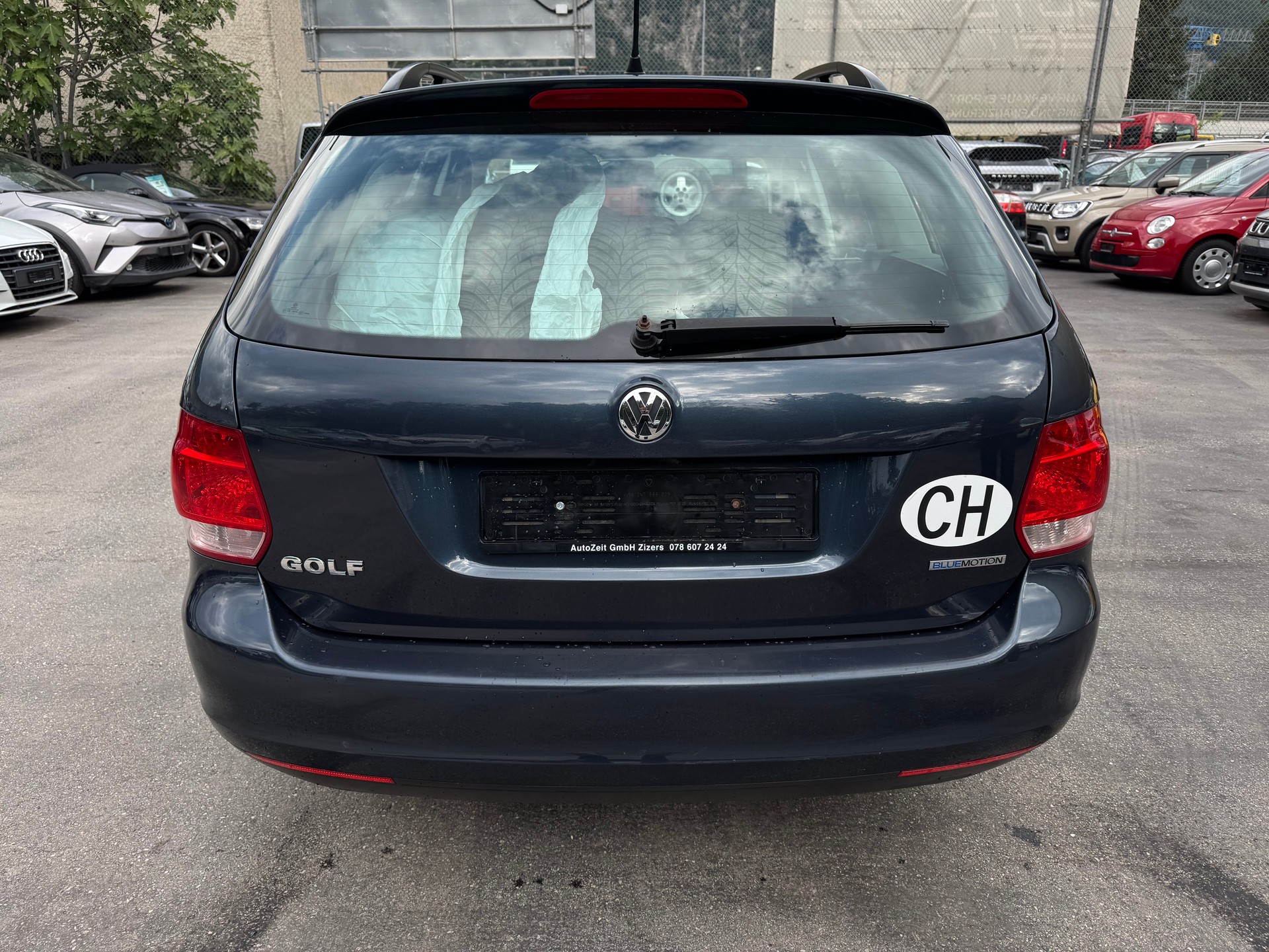 VW Golf Variant 1.9 TDI BlueMotion Trendline-image-4