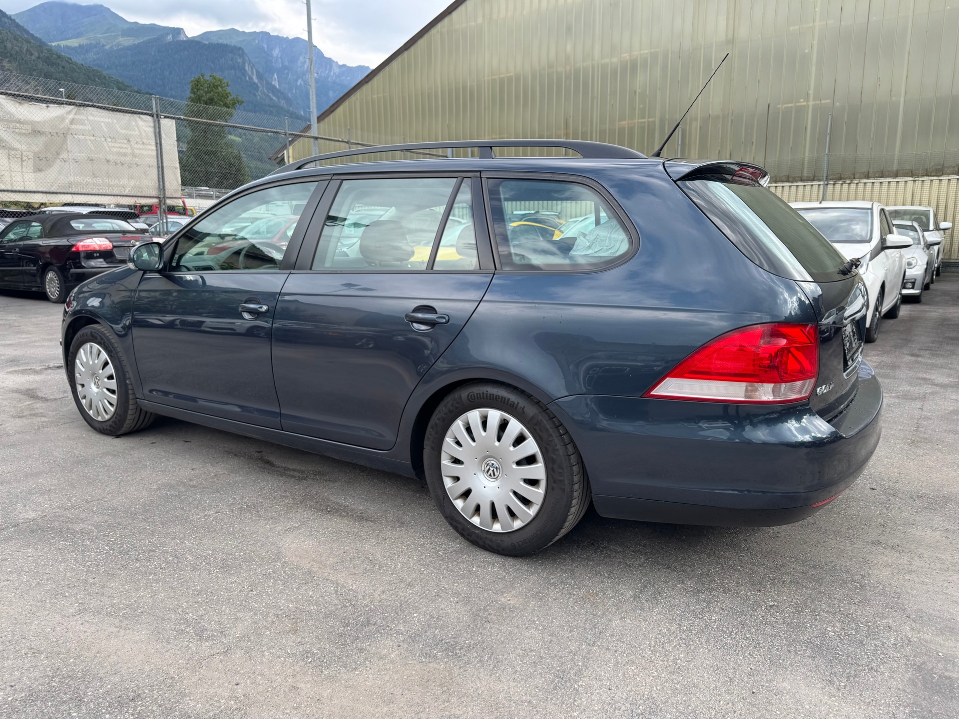 VW Golf Variant 1.9 TDI BlueMotion Trendline-image-6