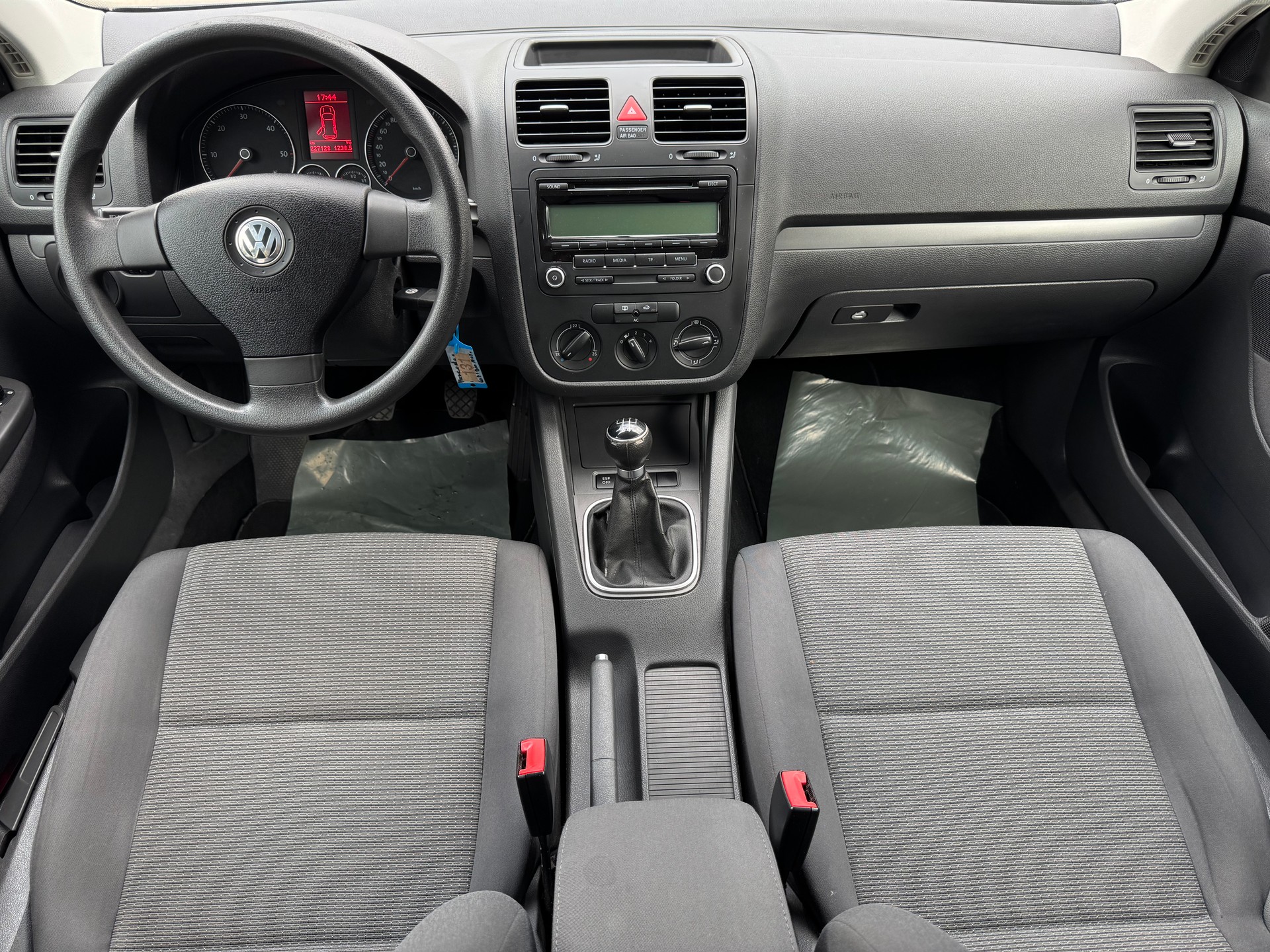 VW Golf Variant 1.9 TDI BlueMotion Trendline-image-11