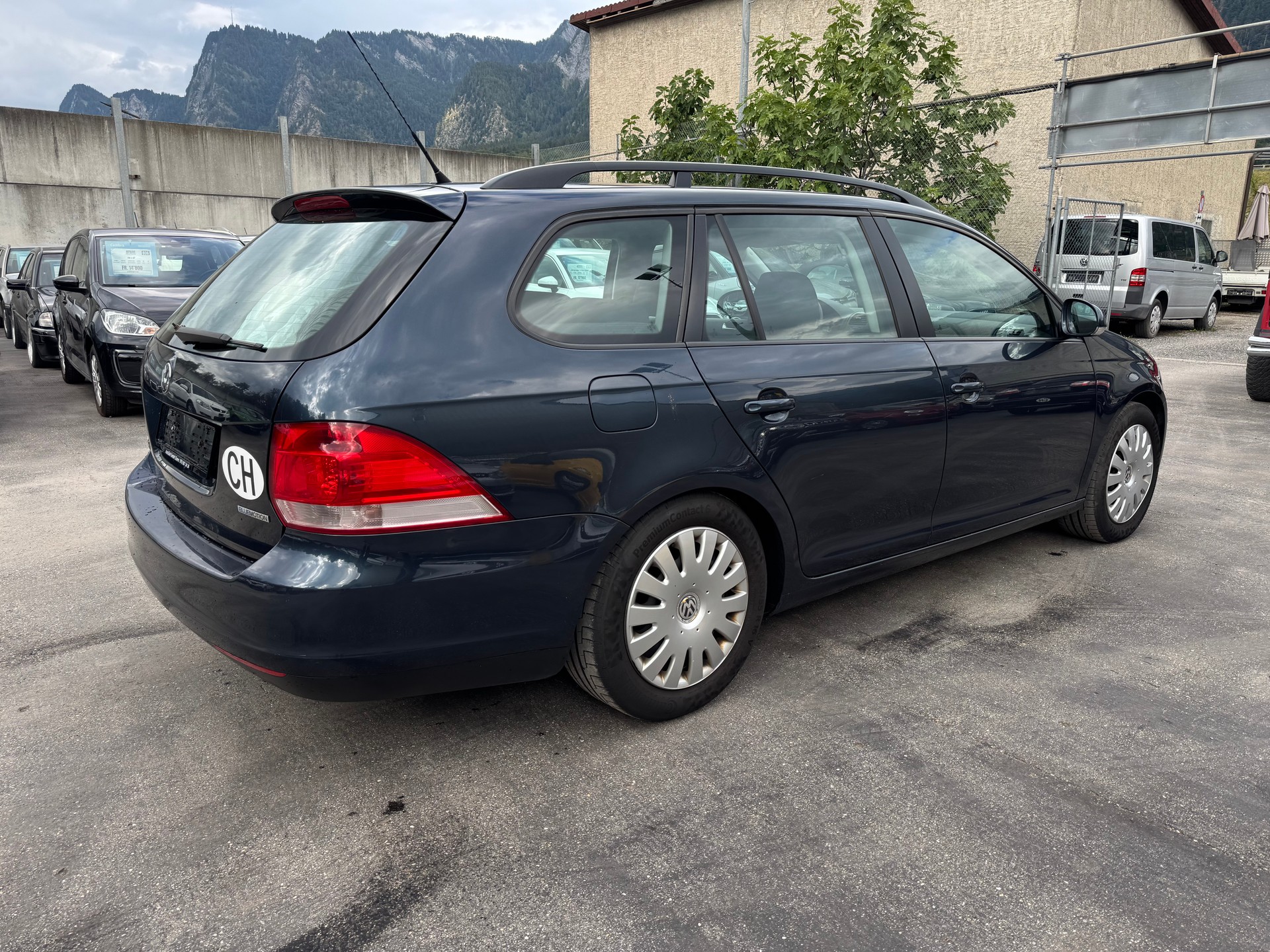 VW Golf Variant 1.9 TDI BlueMotion Trendline-image-3