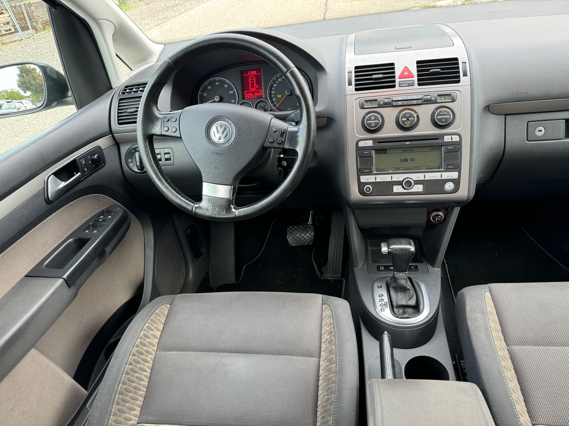 VW CrossTouran 1.4 TSI DSG-image-5