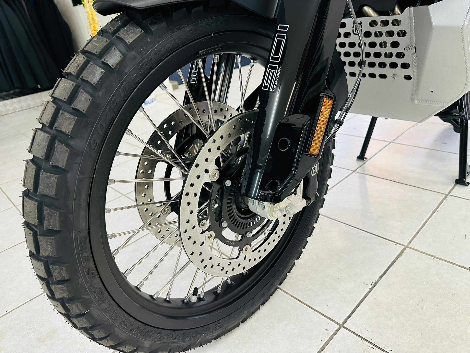 HUSQVARNA Norden 901 Expedition-image-8